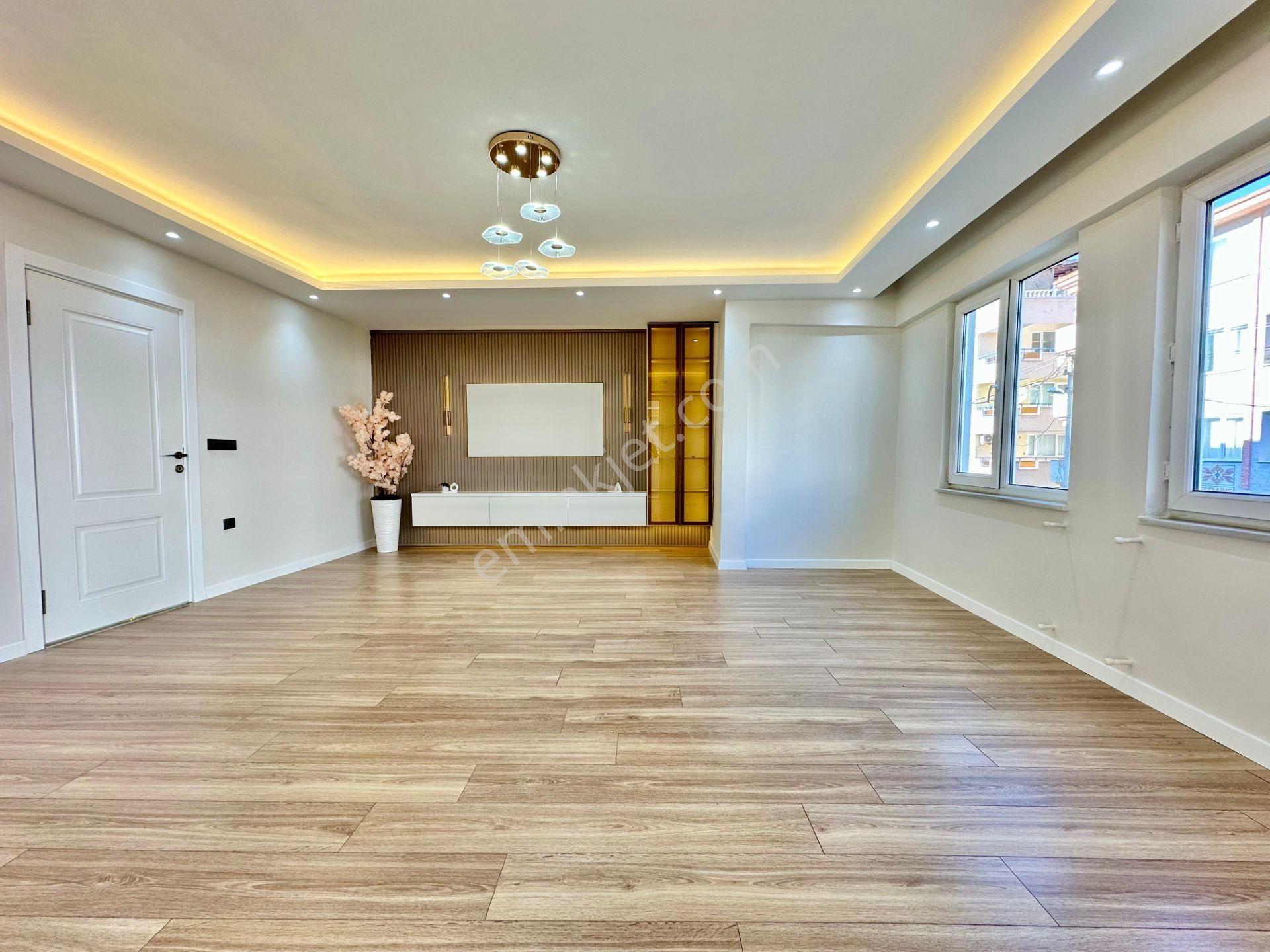 ꧁ay Emlaktan꧁akçay Merkezde Denize Yakın Ön Cephe Arakat Şık Tasarımlı Satılık 3+1 Tasarım Daire - Görsel 2