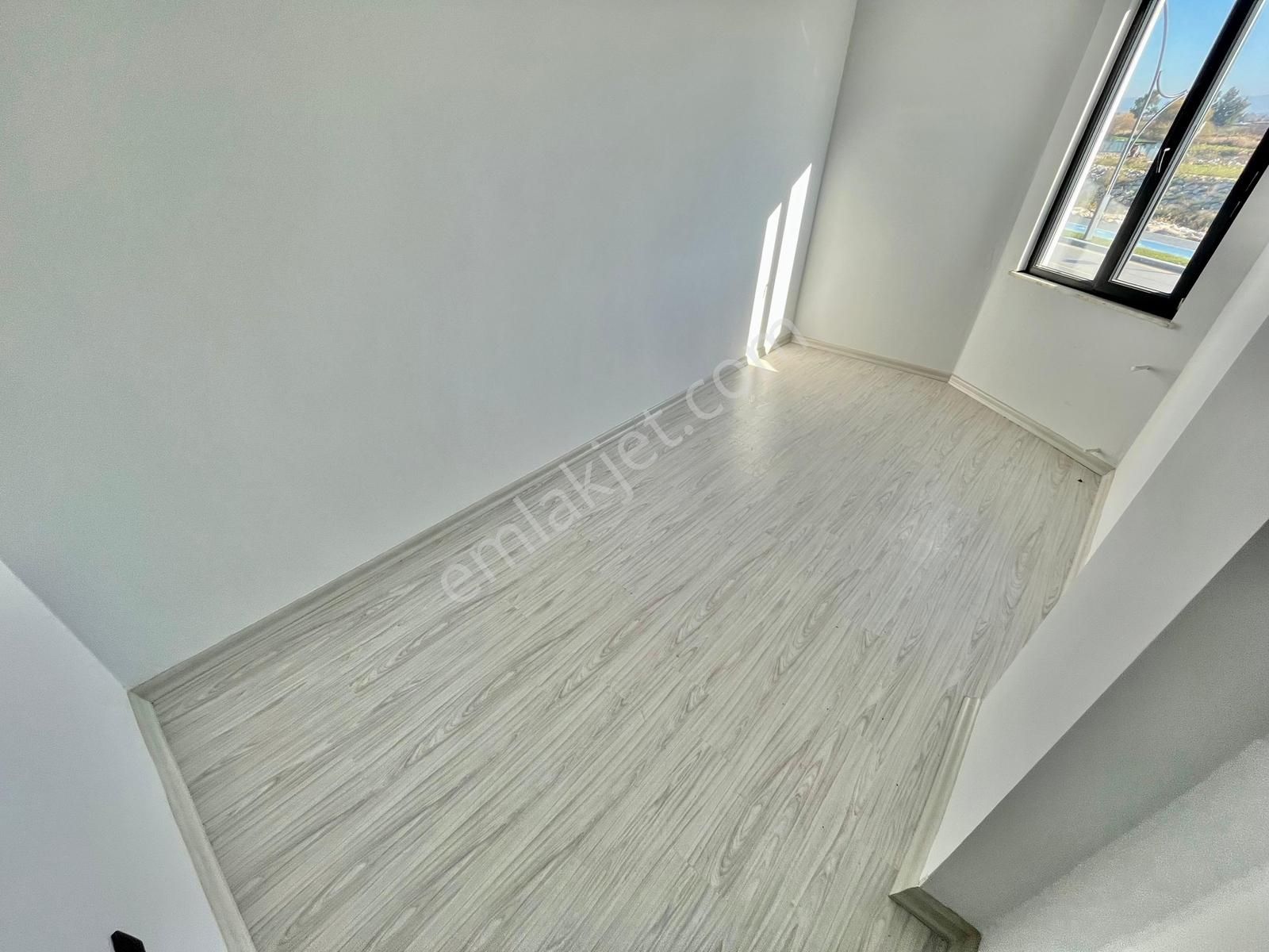 Gümüşden Altınkumda Ara Kat Ön Cephe Ayrı Mutfak Sıfır 2+1 Daire - Görsel 16