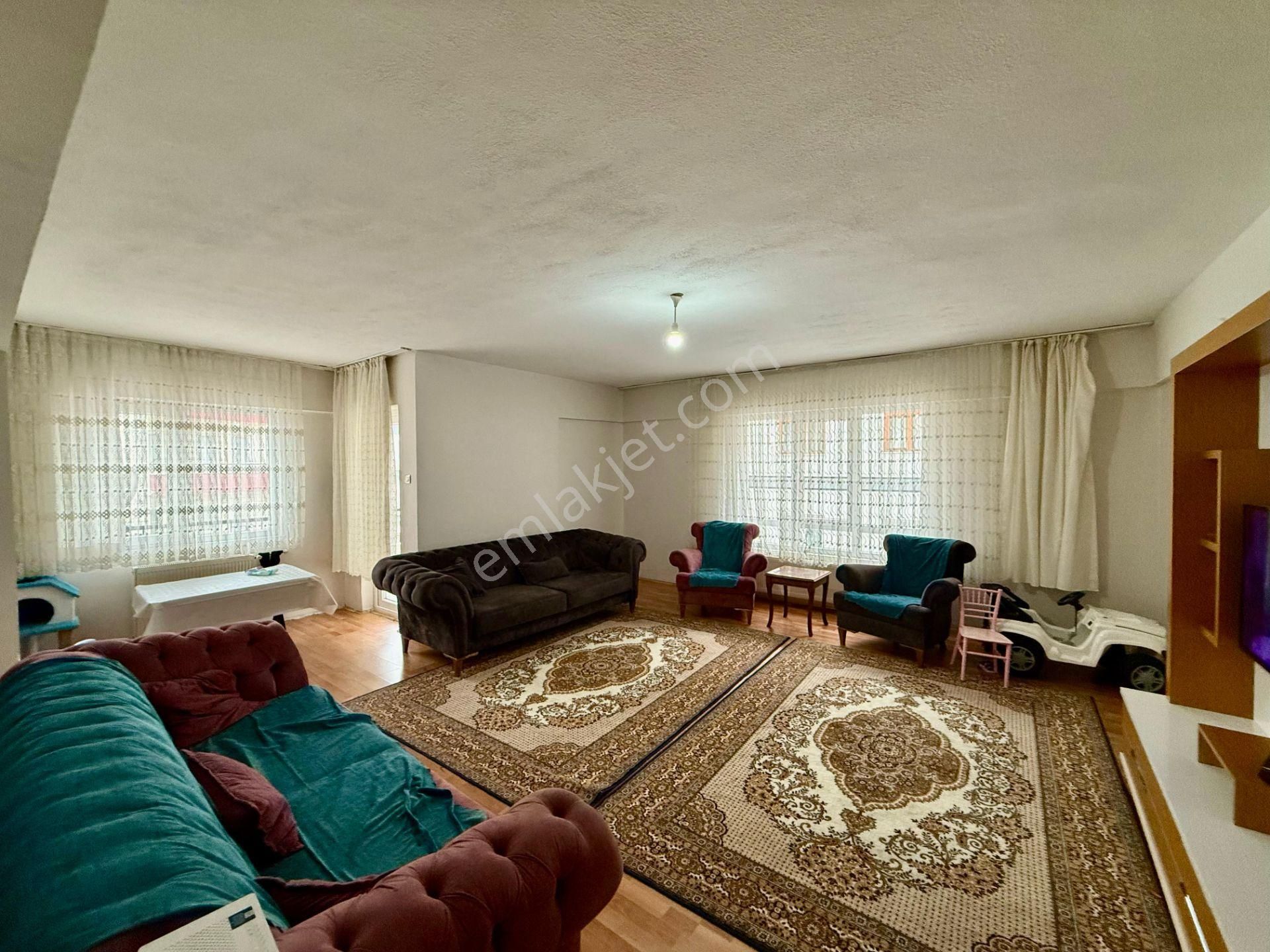 Kalecik Emlak'tan Merkezde 3+1 Orta Kat Güney Cepheli Daire - Görsel 8