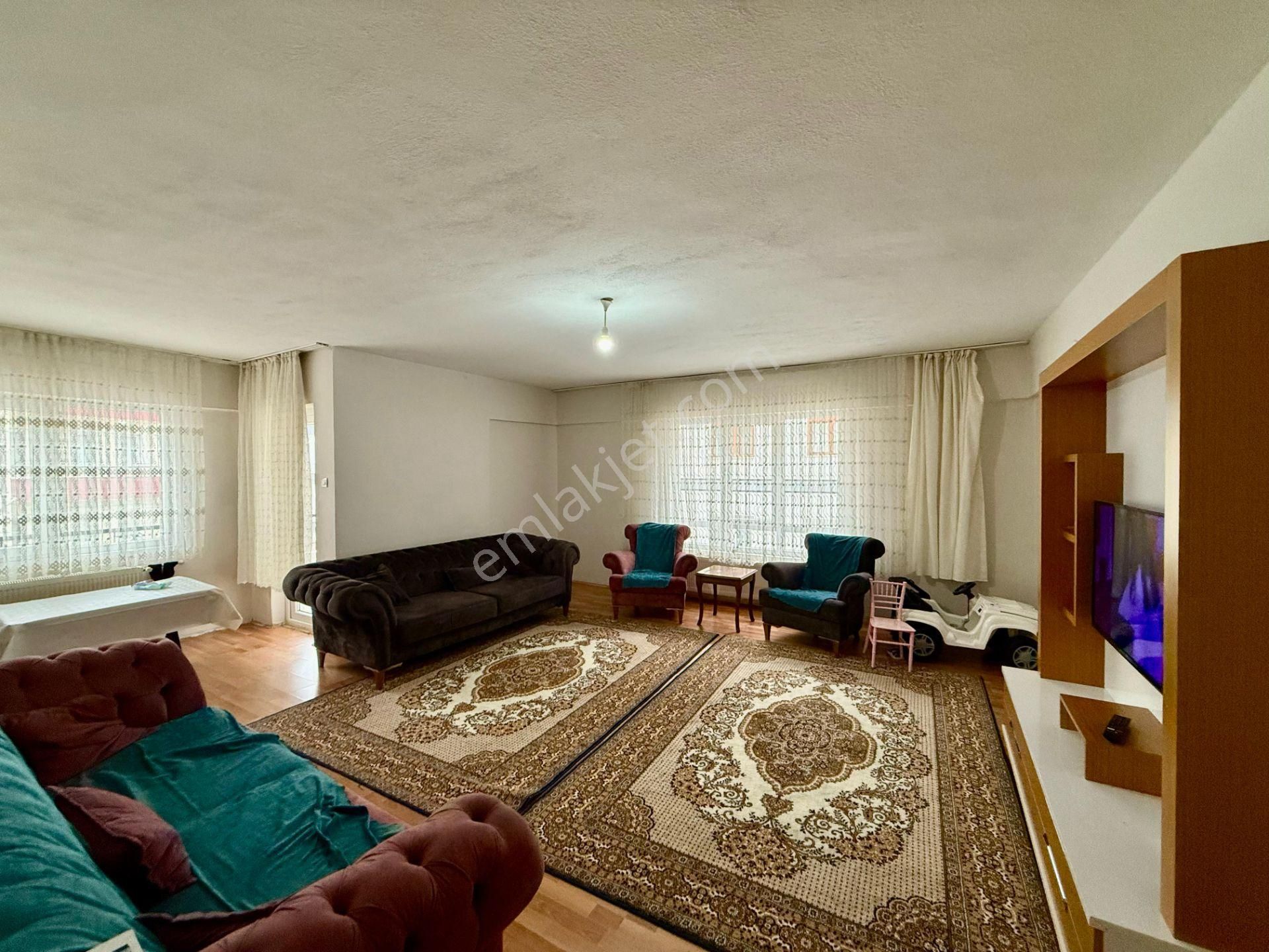 Kalecik Emlak'tan Merkezde 3+1 Orta Kat Güney Cepheli Daire - Görsel 6