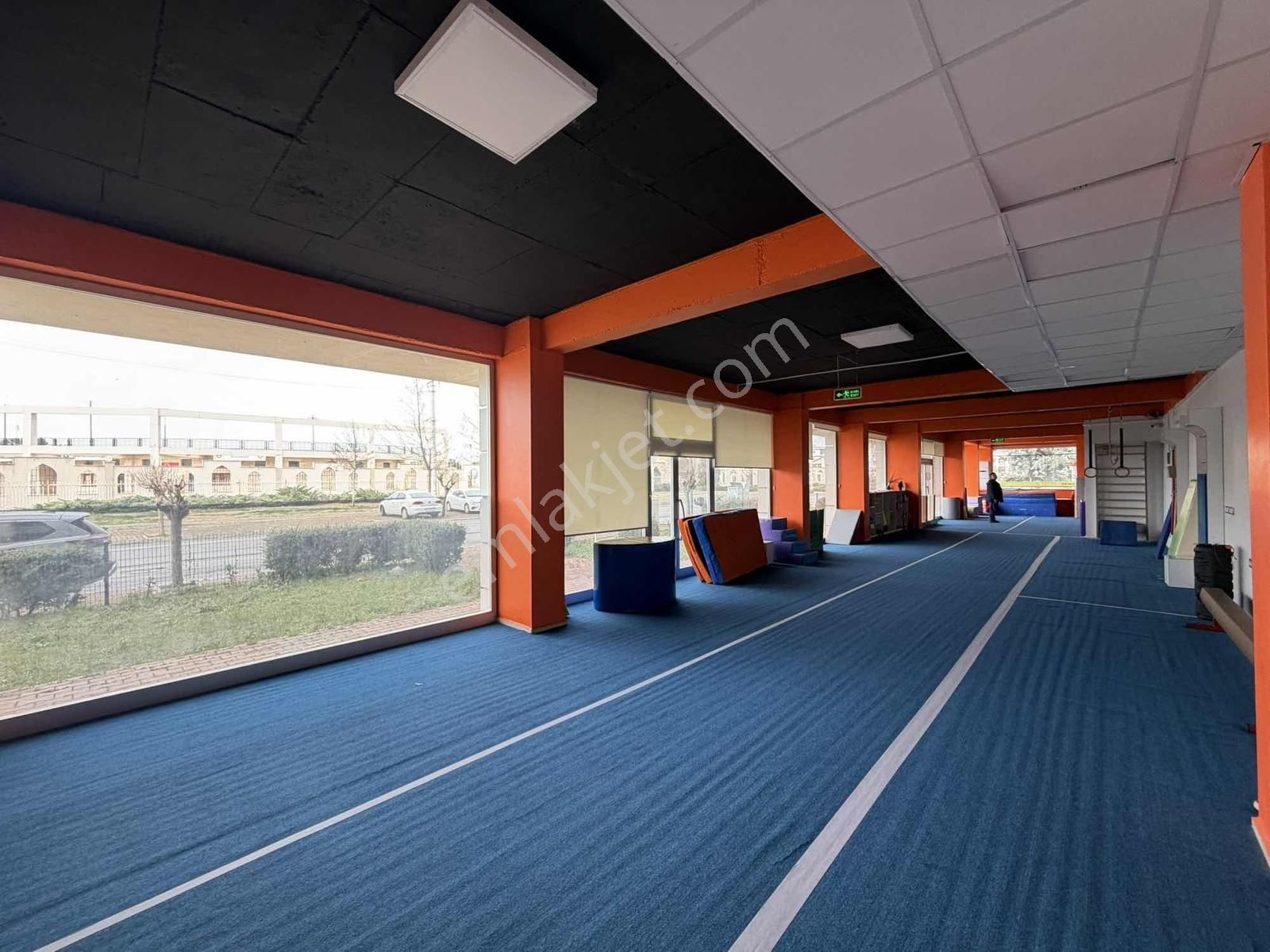 Torbalı Millet Bahçesi Karşısı Satılık Dükkan/mağaza