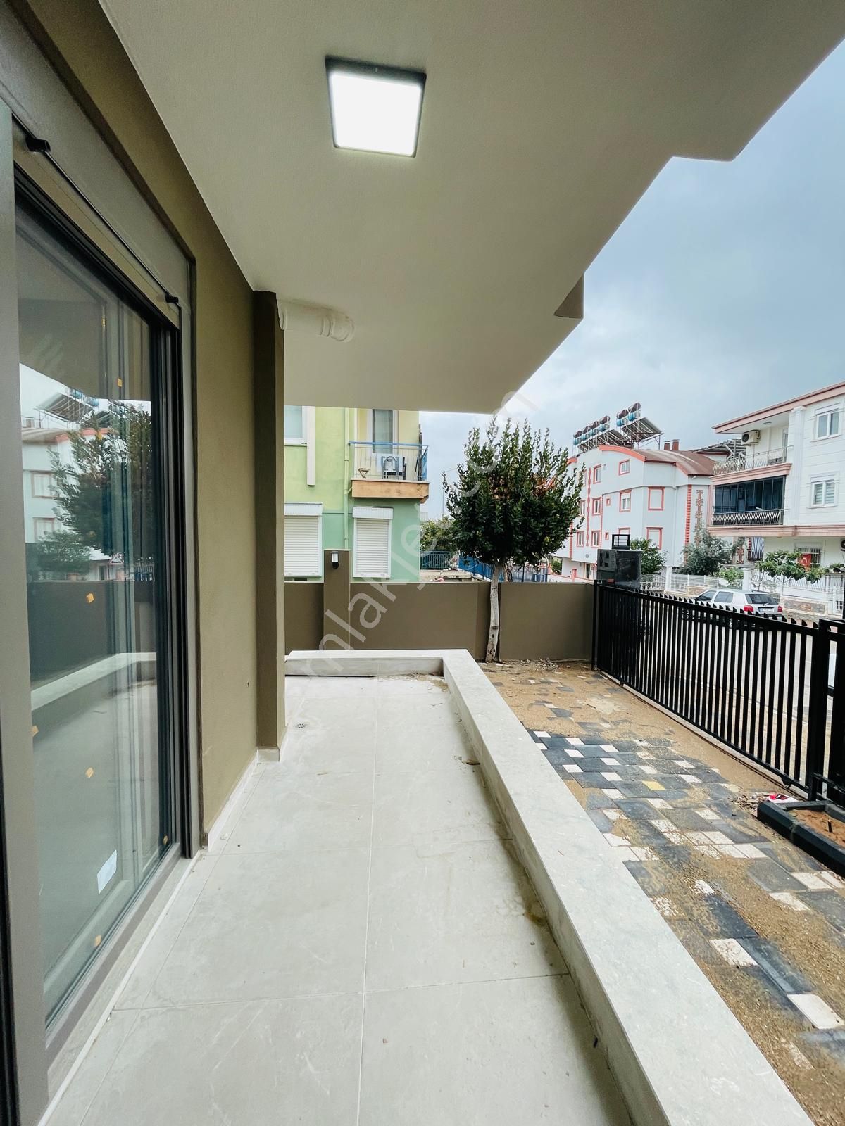 Yeni Emek 'te Kent Meydanı Yakını Geniş Ayrı Mutfak 1+1 - Görsel 6