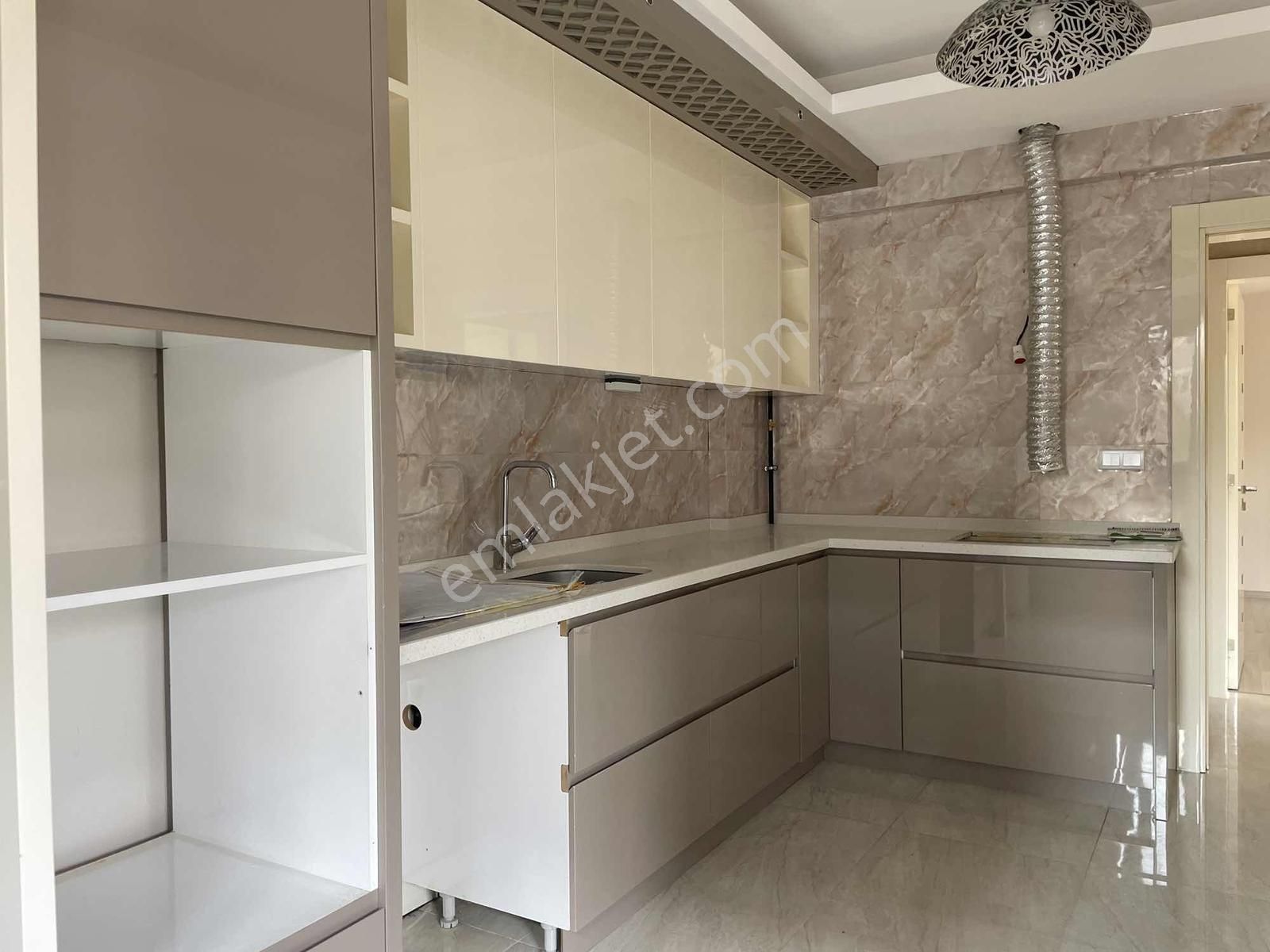 Mühür360'dan Karahasanlı'da Yüksek Zemin 7 Yıllık 140m² Daire - Görsel 18