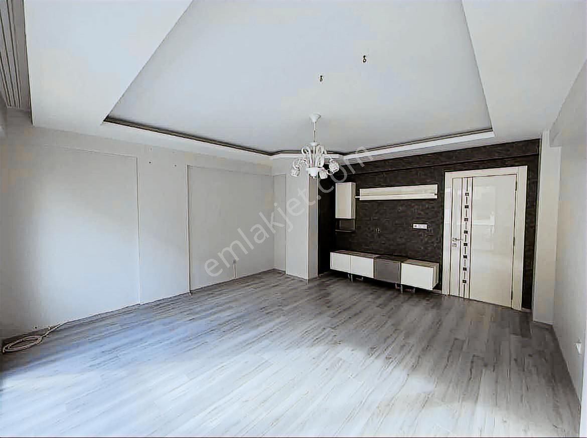 Mühür360'dan Karahasanlı'da Yüksek Zemin 7 Yıllık 140m² Daire