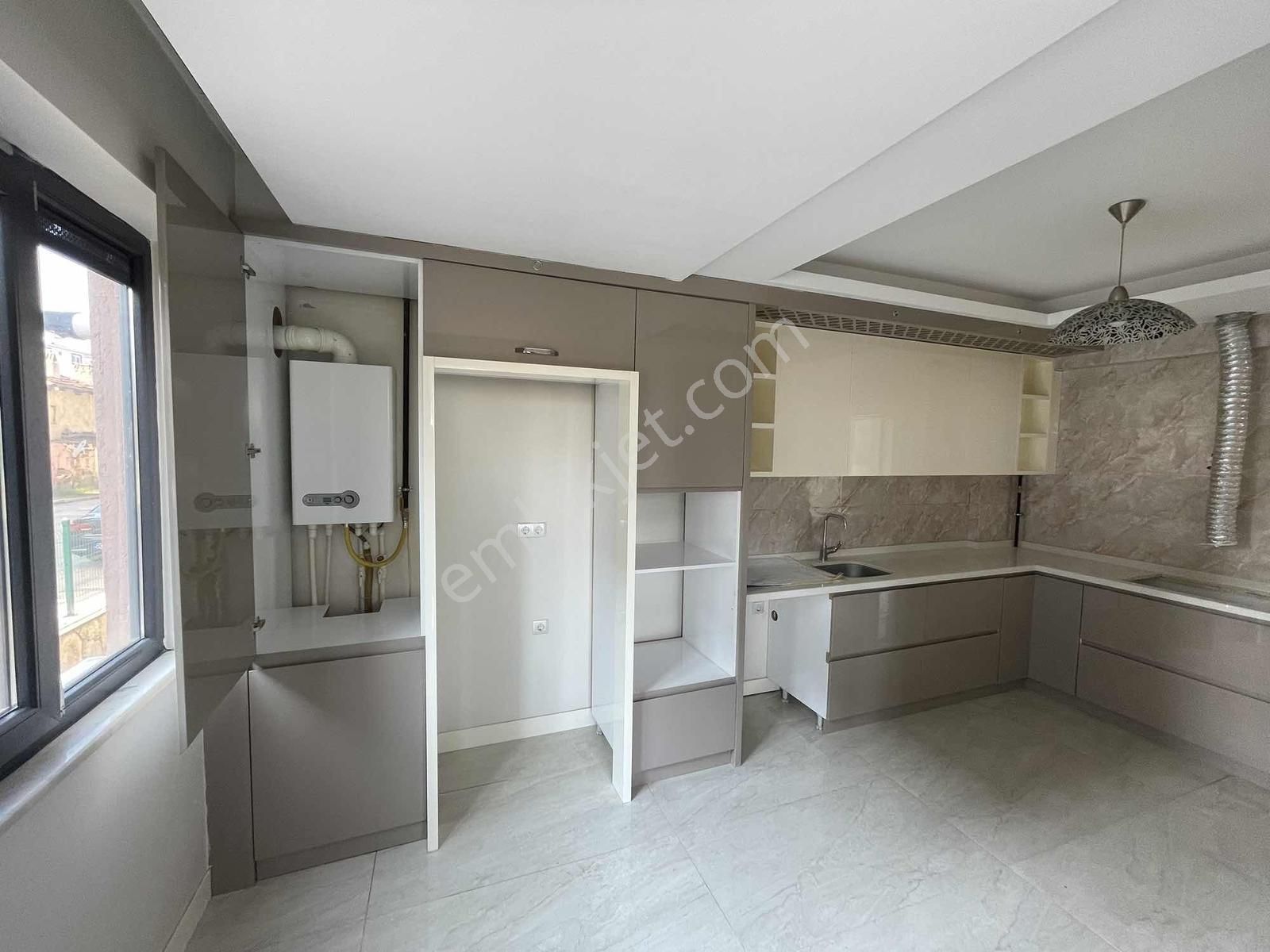 Mühür360'dan Karahasanlı'da Yüksek Zemin 7 Yıllık 140m² Daire - Görsel 24