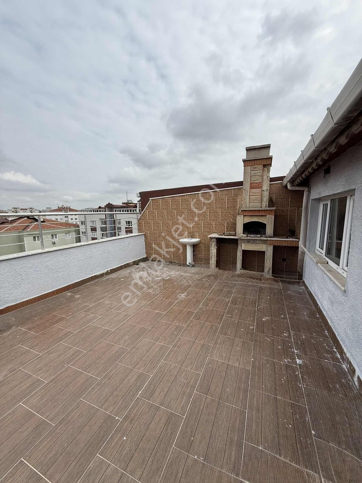 Dağtekin Yapı'dan 5+2 Geniş Teras Merkezi Konumda Dubleks Daire - Görsel 28