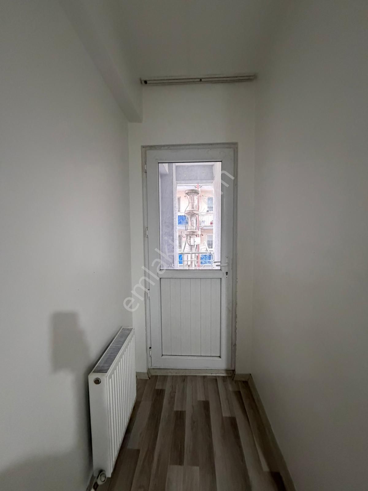 Sd873-kırmızı Toprak Ara Kat Asansörlü 1+1 İskanlı Daire - Görsel 3