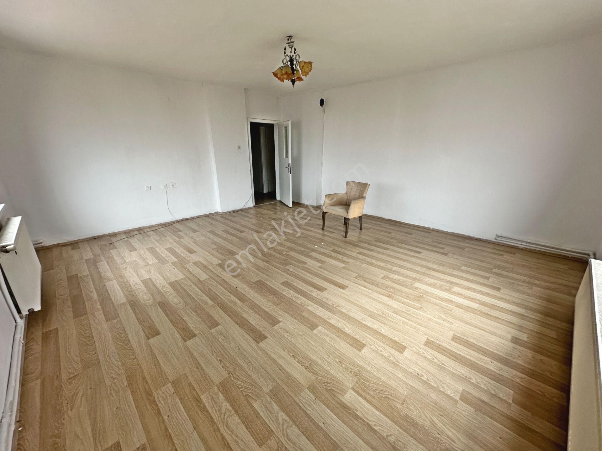 Natoyolu Cadde Üzerinde Manzaralı Önü Açık Ara Katta 3+1 Kiralık Daire - Görsel 3