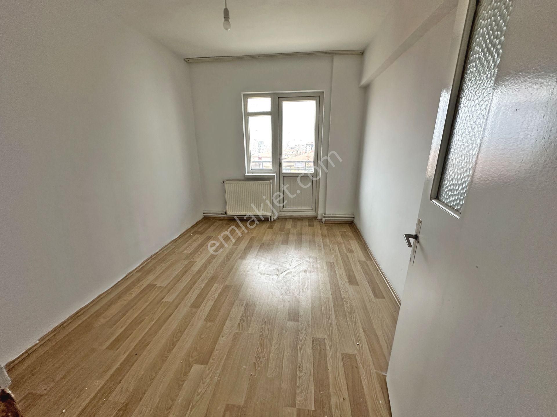 Natoyolu Cadde Üzerinde Manzaralı Önü Açık Ara Katta 3+1 Kiralık Daire - Görsel 12