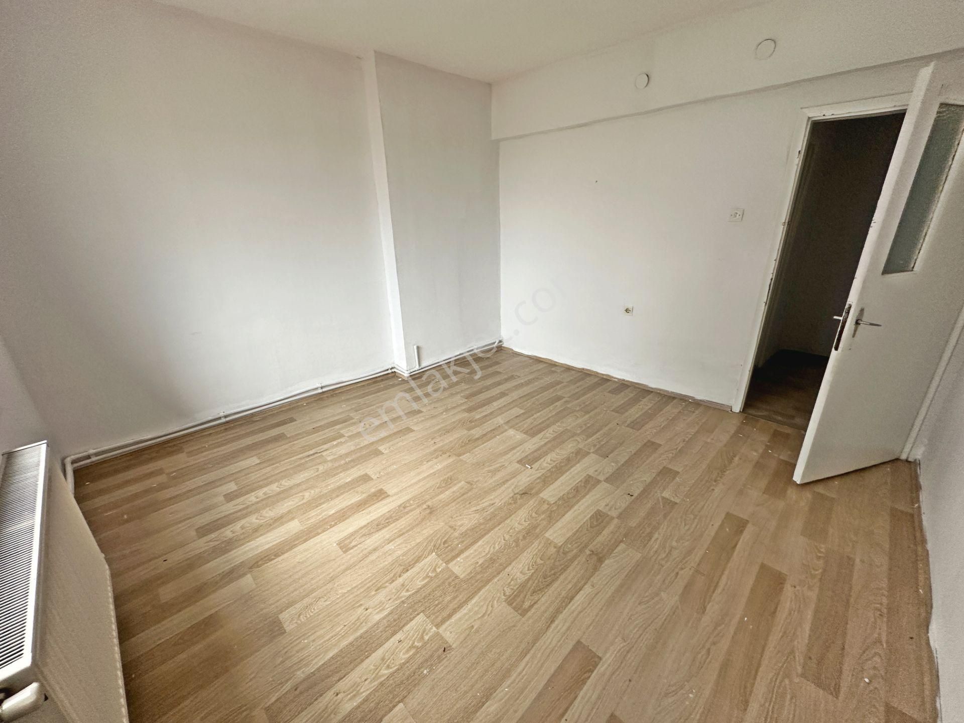 Natoyolu Cadde Üzerinde Manzaralı Önü Açık Ara Katta 3+1 Kiralık Daire - Görsel 16