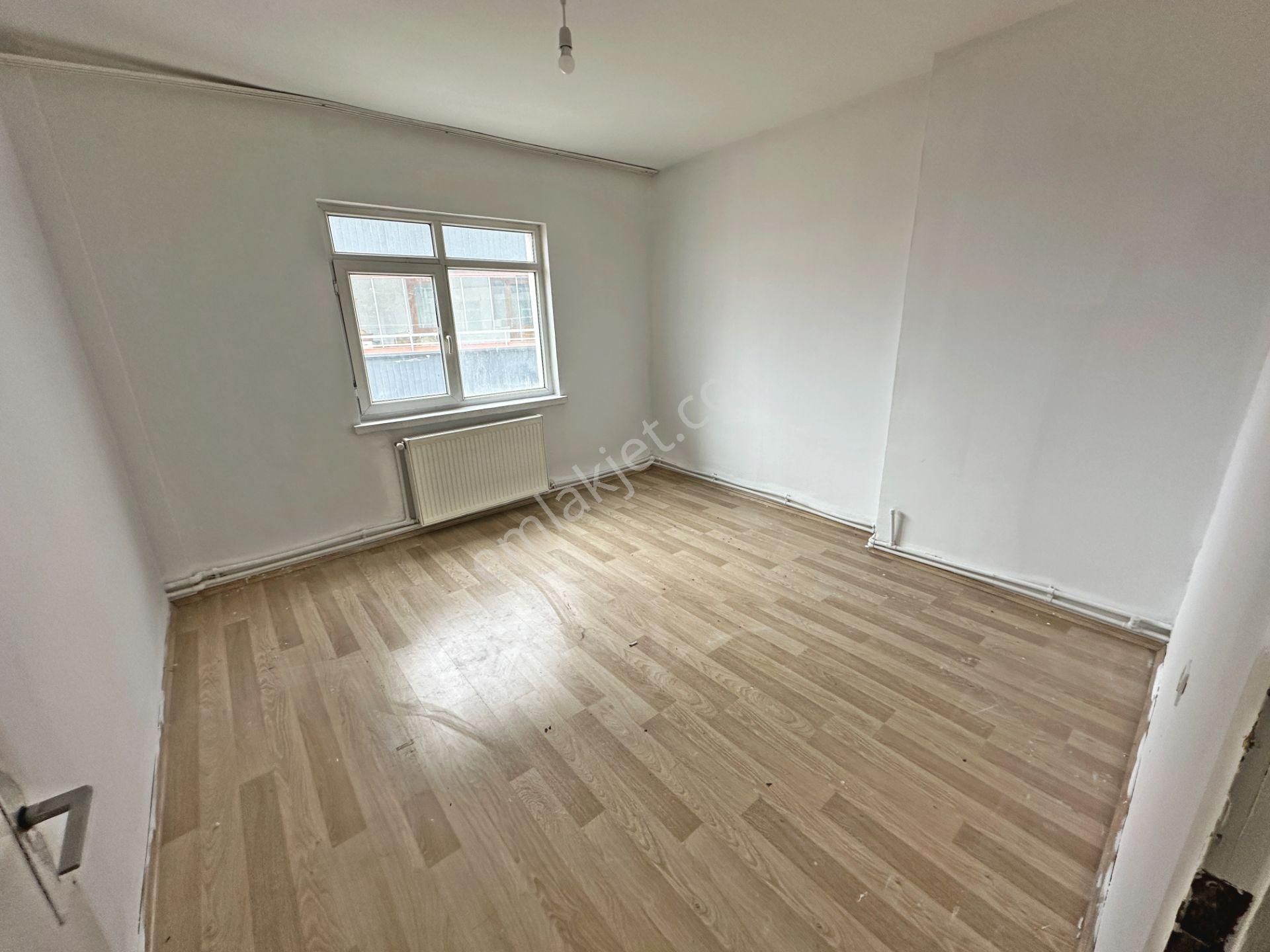 Natoyolu Cadde Üzerinde Manzaralı Önü Açık Ara Katta 3+1 Kiralık Daire - Görsel 15