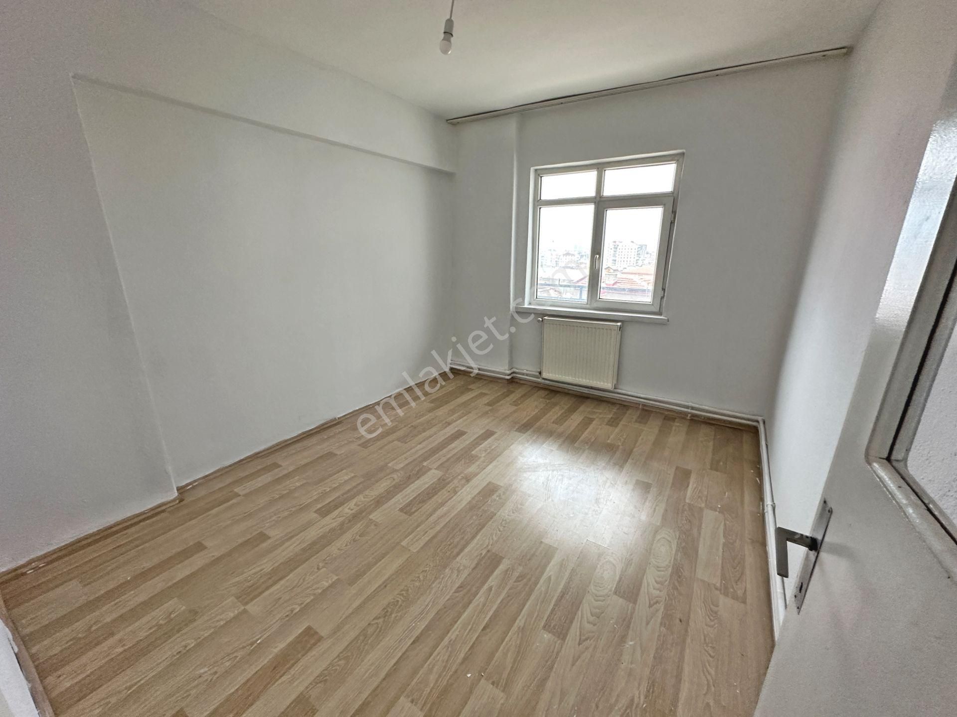 Natoyolu Cadde Üzerinde Manzaralı Önü Açık Ara Katta 3+1 Kiralık Daire - Görsel 10