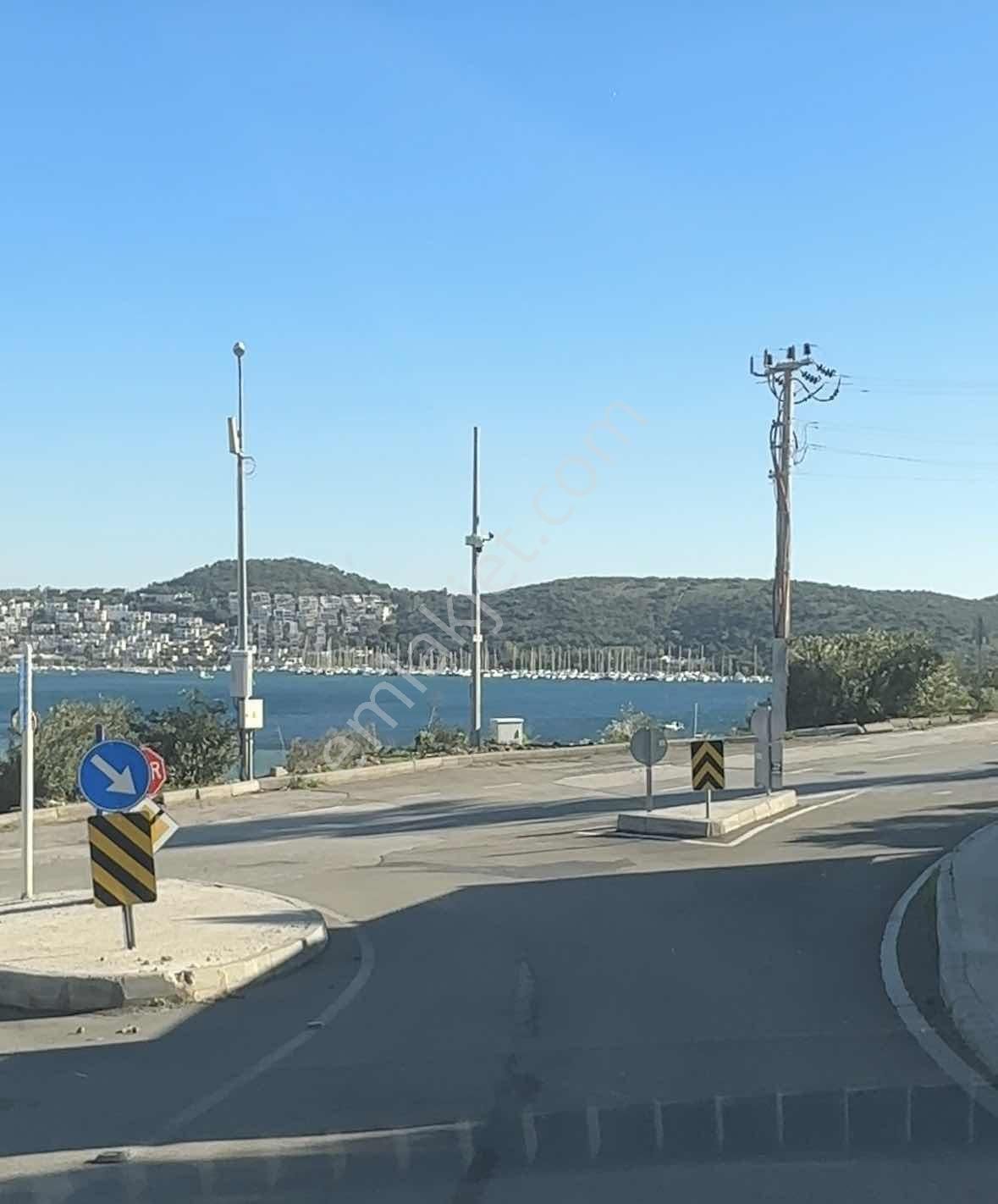 Bitez'de Prestijli Sitede 3+1 Özel Villa Ve 1+1 Müstemilat - Görsel 3