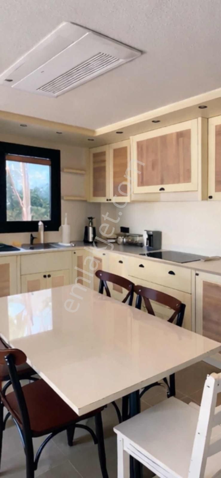 Bitez'de Prestijli Sitede 3+1 Özel Villa Ve 1+1 Müstemilat - Görsel 12