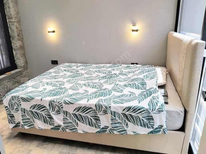 Bitez'de Prestijli Sitede 3+1 Özel Villa Ve 1+1 Müstemilat - Görsel 18