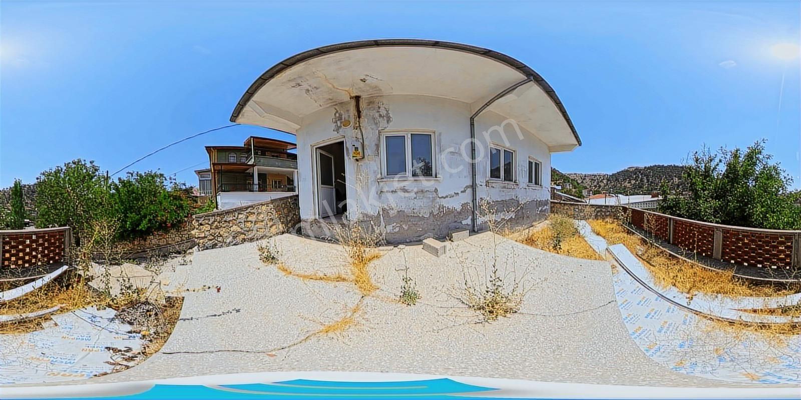 Emlak Reyonu Sertavul'da Ana Yol Cepheli Ticari Arsa Satıyor - Görsel 3