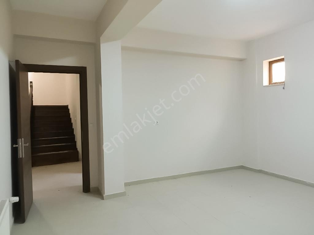 Pirireis Vadisinde 7+2 Tribleks & Bakımlı Satılık Villa - Görsel 33