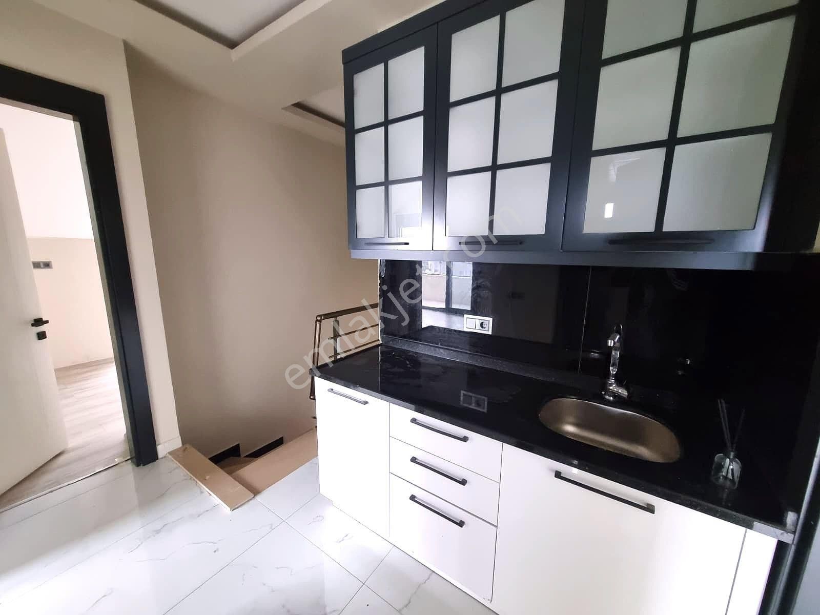 Fığla Mahallesi’nde Kale Ve Deniz Manzaralı Geniş 4+1 Kiralık Daire - Görsel 18