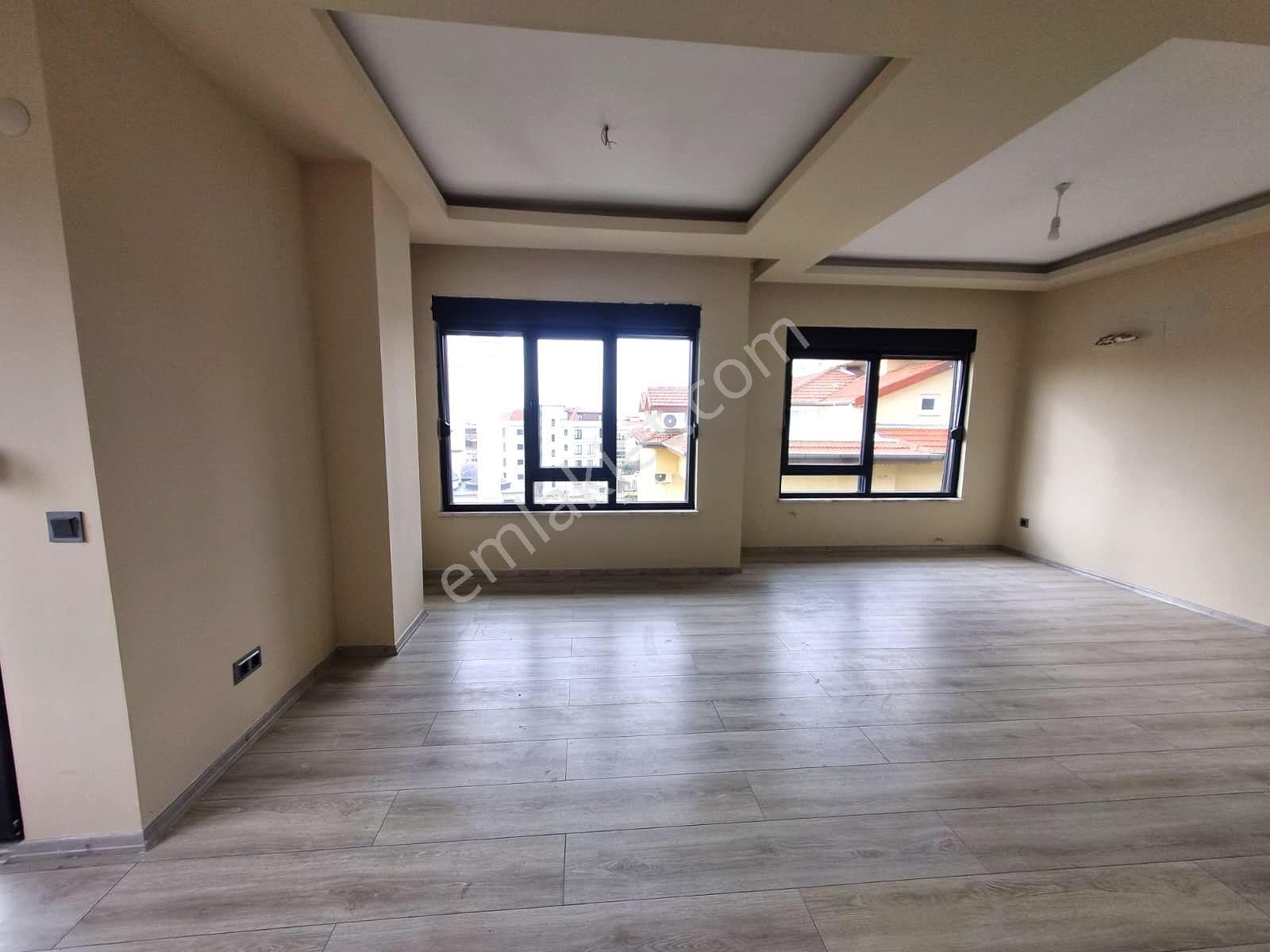 Fığla Mahallesi’nde Kale Ve Deniz Manzaralı Geniş 4+1 Kiralık Daire - Görsel 2
