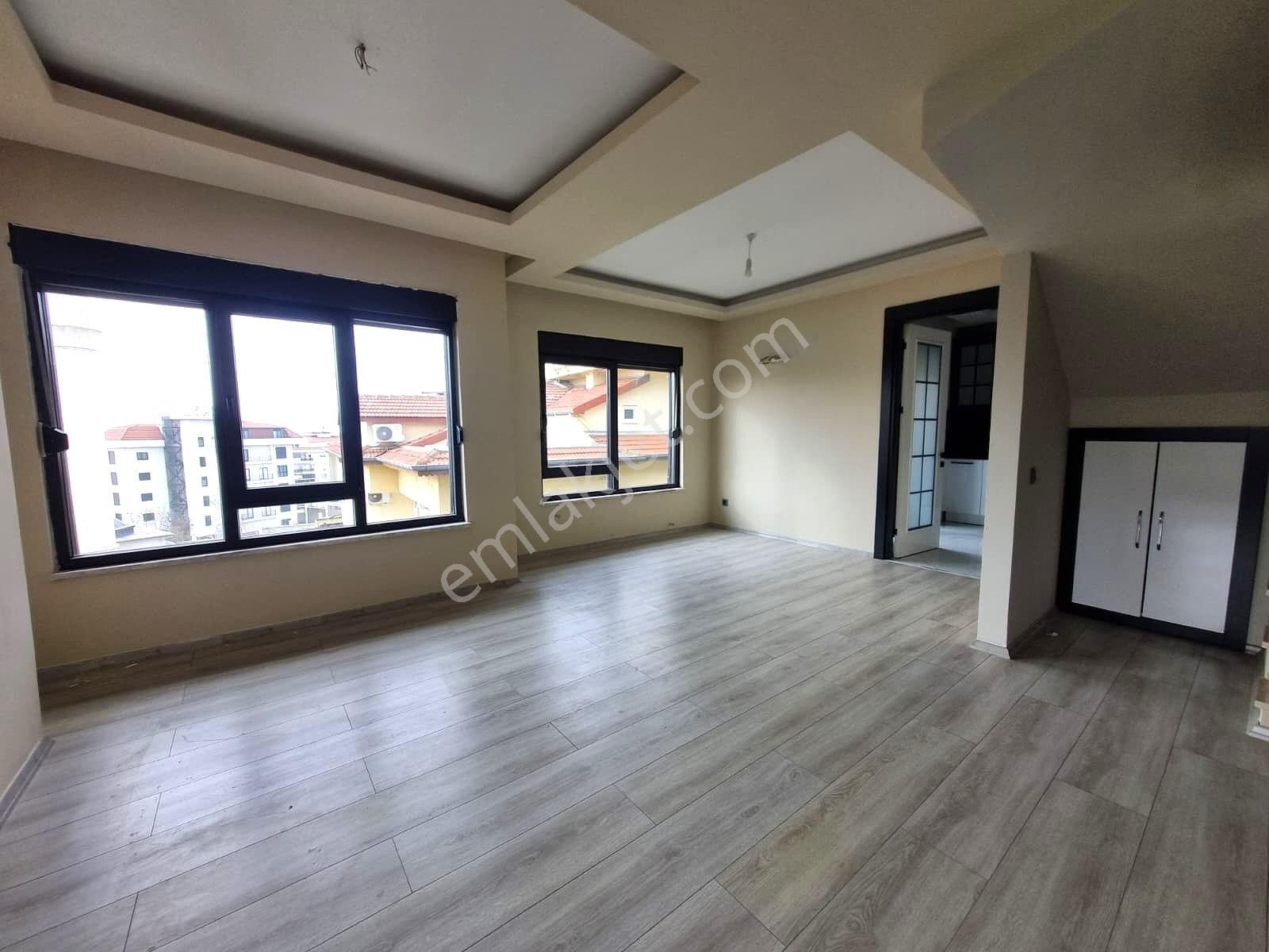 Fığla Mahallesi’nde Kale Ve Deniz Manzaralı Geniş 4+1 Kiralık Daire - Görsel 5