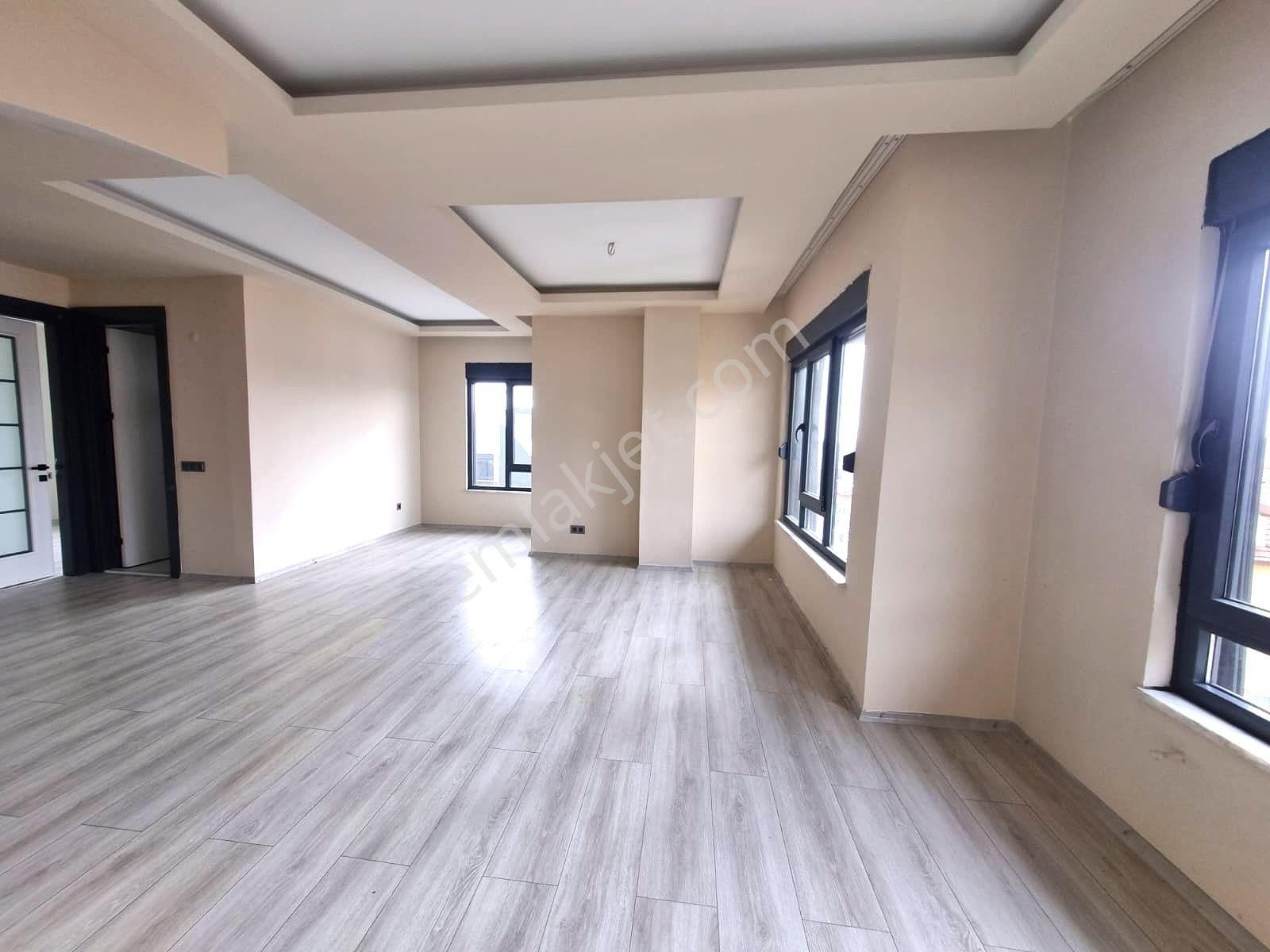Fığla Mahallesi’nde Kale Ve Deniz Manzaralı Geniş 4+1 Kiralık Daire - Görsel 4