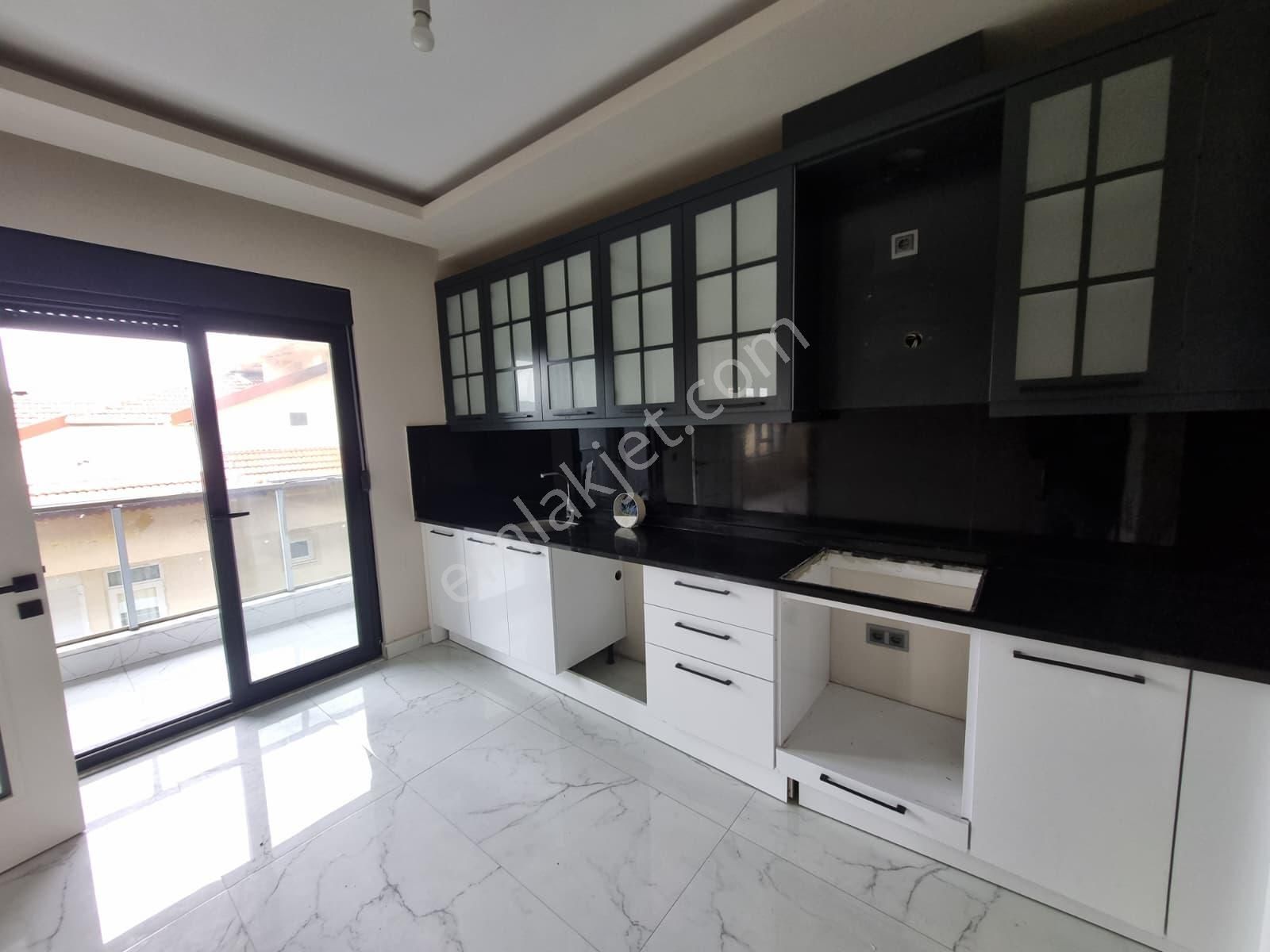 Fığla Mahallesi’nde Kale Ve Deniz Manzaralı Geniş 4+1 Kiralık Daire - Görsel 12