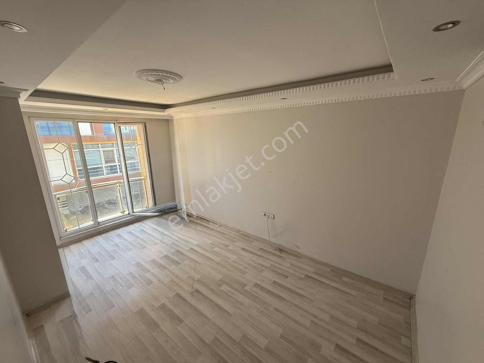 Home'dan Tramvayın Dibin'de 2+1 90m² 1. Kat Kelepir Daire Acil!!