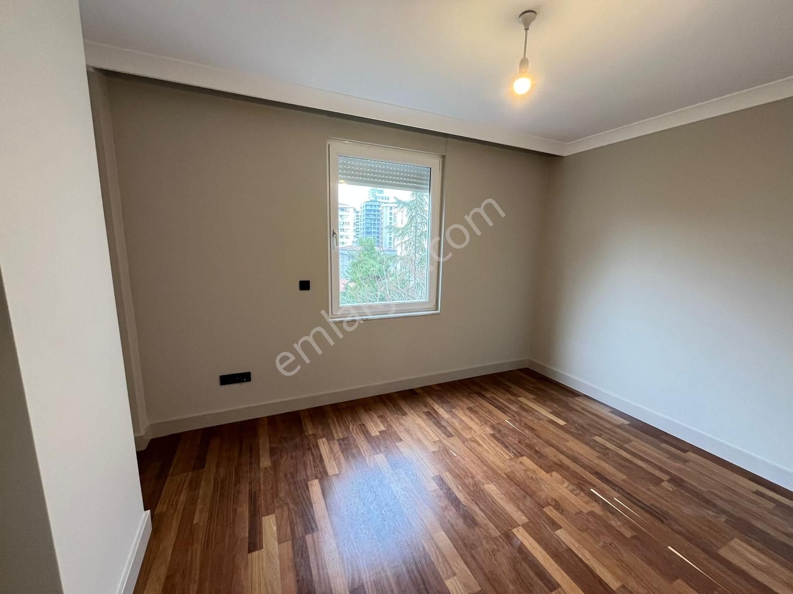 Utkudan Erenköy Divanın Sokağında Ebeveyn Banyolu Satılık 3+1 - Görsel 14