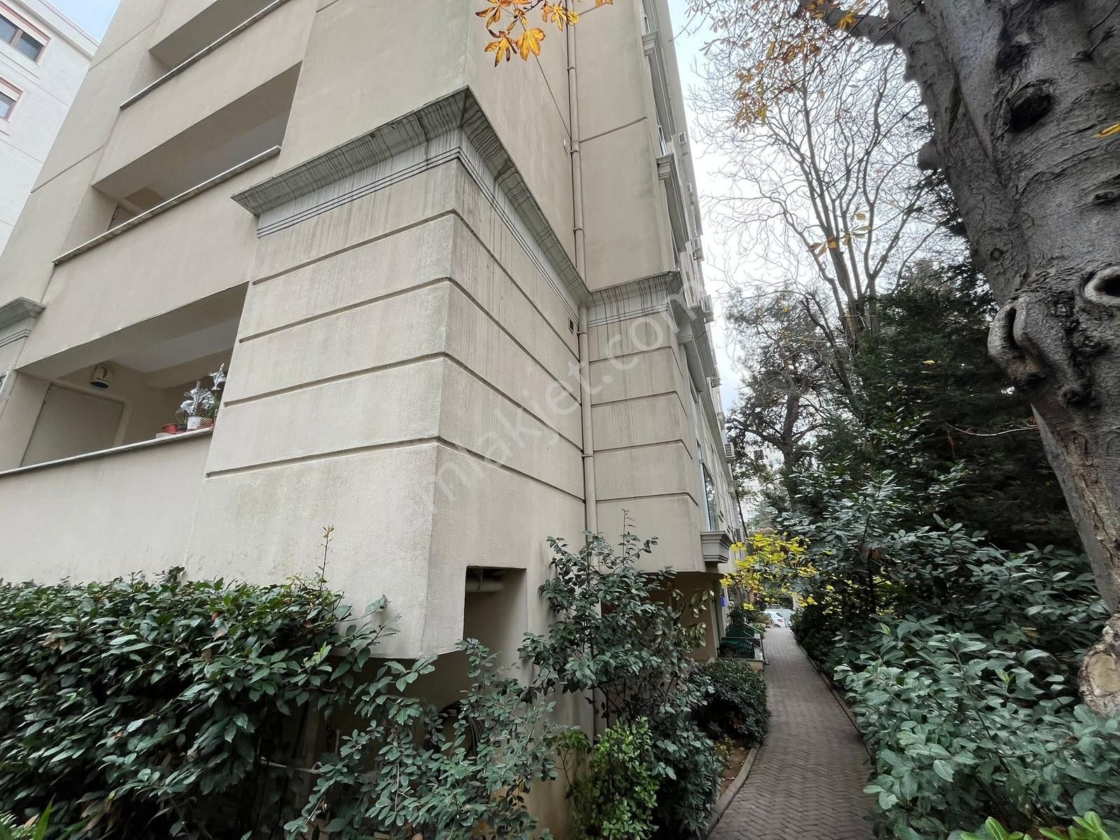 Utkudan Erenköy Divanın Sokağında Ebeveyn Banyolu Satılık 3+1 - Görsel 3