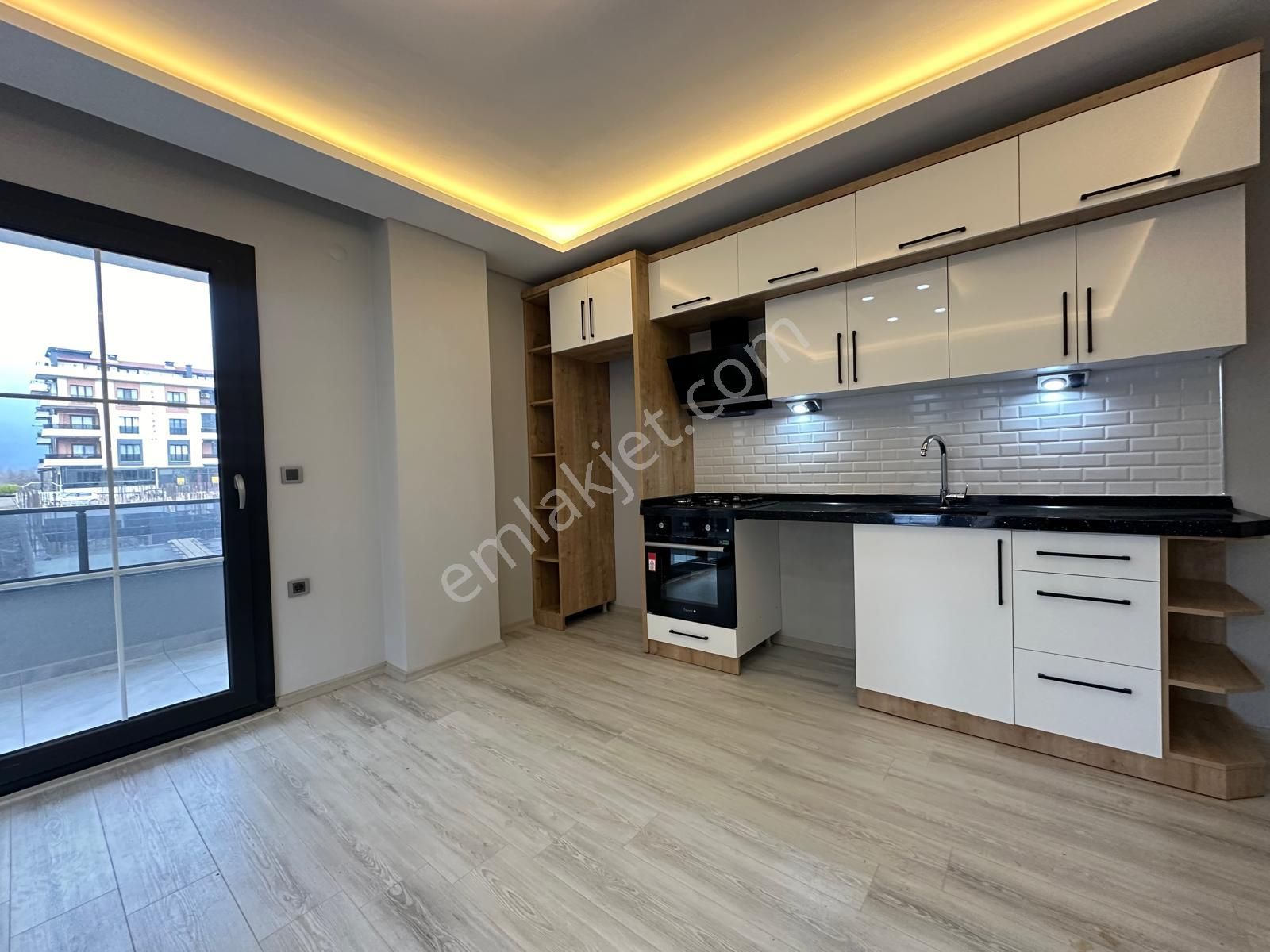 ꧁akçay Ay Emlak'tan꧂altınkumda Müstakil Tadında Ön Cephe Satılık Sıfır Binada Satılık 2+1 Lüx Daire