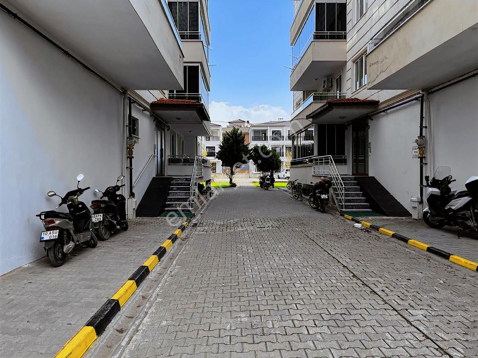 %80e Varan Kredi İmkanı İle 2+1 Kapalı Mutfak Cadde Üzeri Daire - Görsel 18