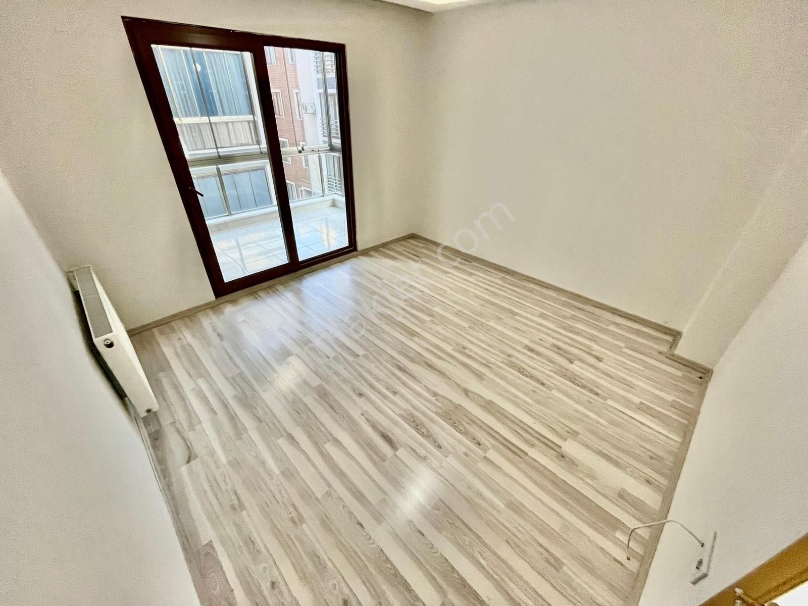 Gümüş'den Altınkumda Geniş Cam Balkonlu Ara Kat Şahane 2+1 Daire - Görsel 26