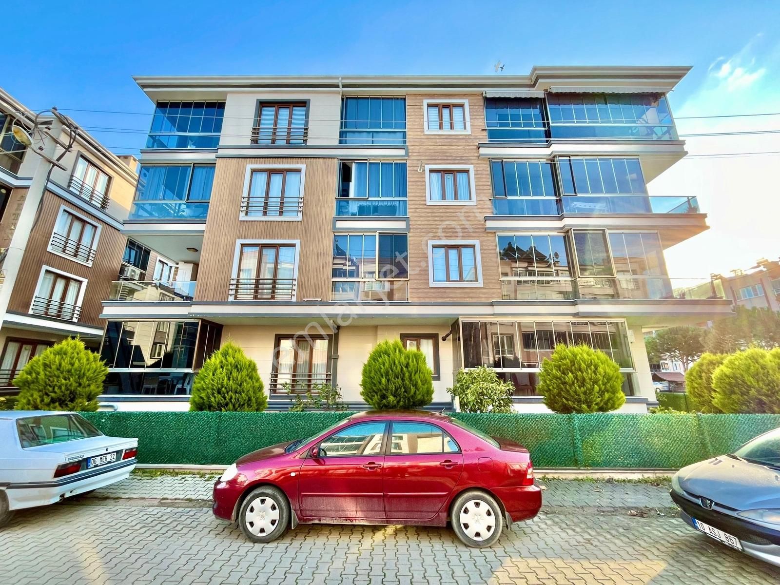 Gümüş'den Altınkumda Geniş Cam Balkonlu Ara Kat Şahane 2+1 Daire - Görsel 11