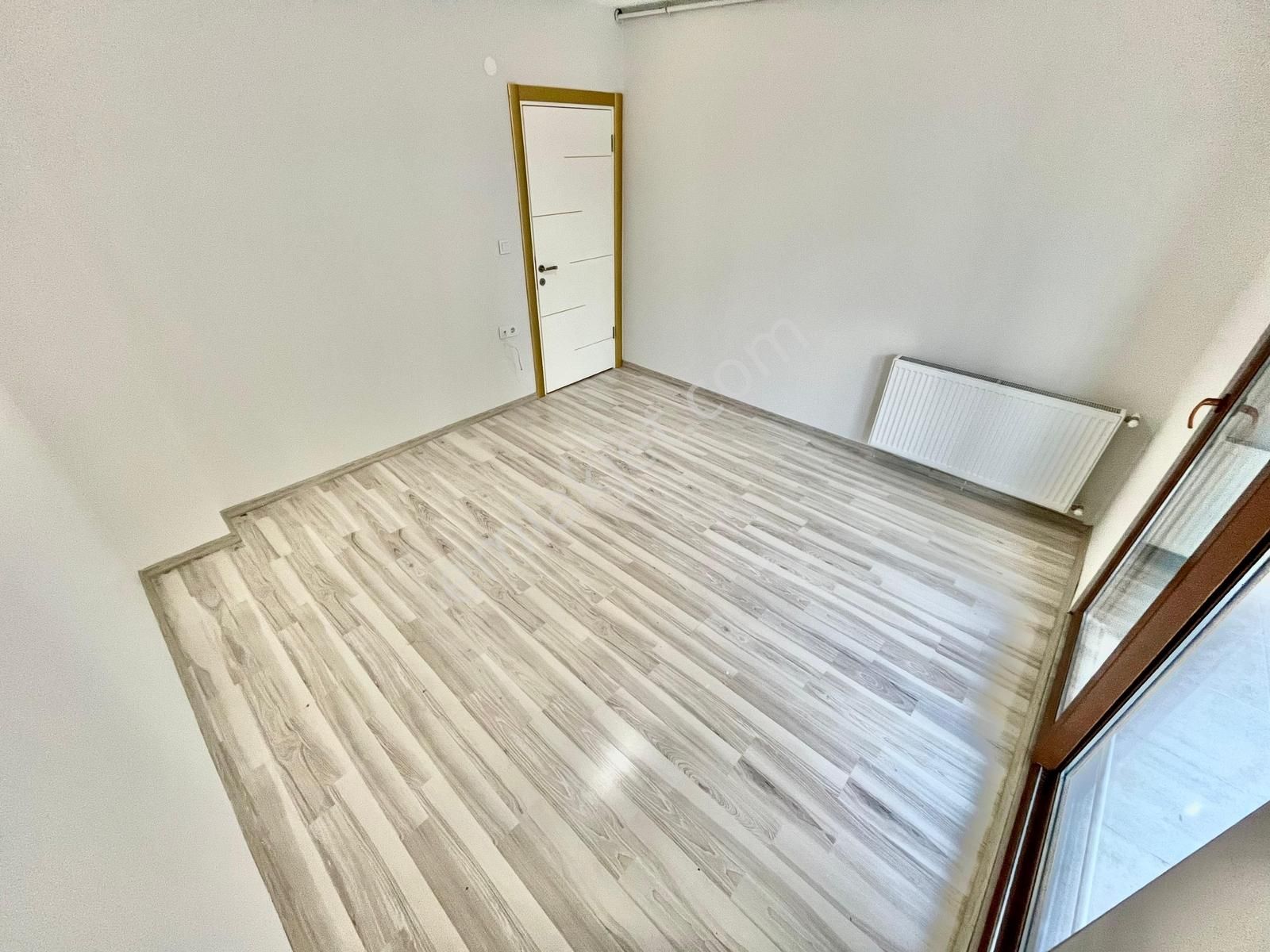 Gümüş'den Altınkumda Geniş Cam Balkonlu Ara Kat Şahane 2+1 Daire - Görsel 33