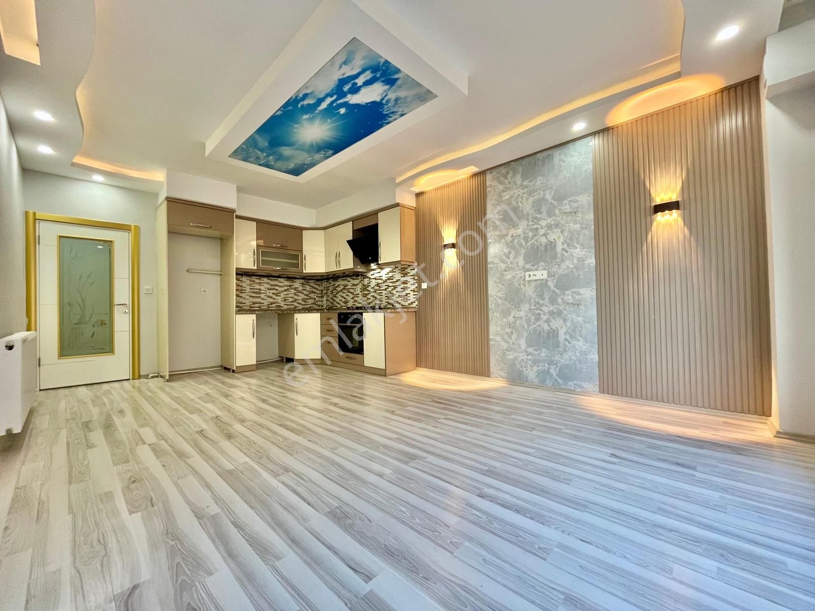 Gümüş'den Altınkumda Geniş Cam Balkonlu Ara Kat Şahane 2+1 Daire