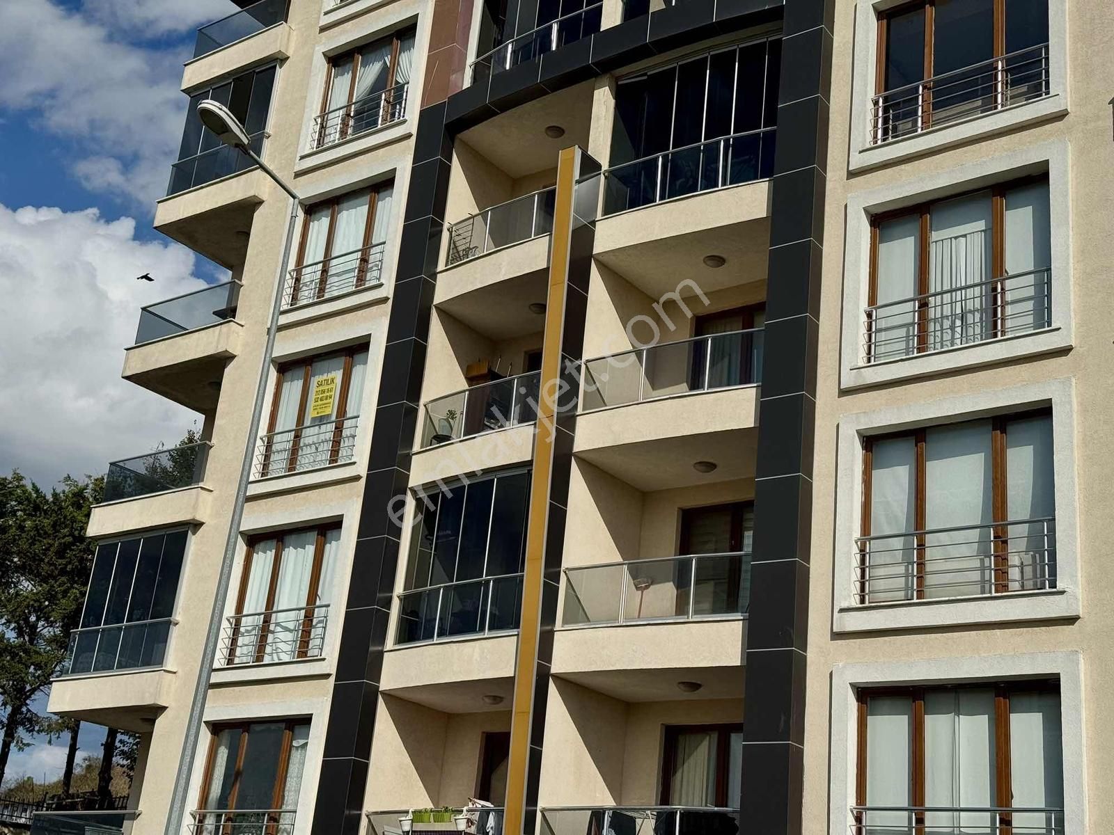 Büyükçekmece'de Site İçinde Deniz Manzaralı Ara Kat 3+1 Daire - Görsel 24