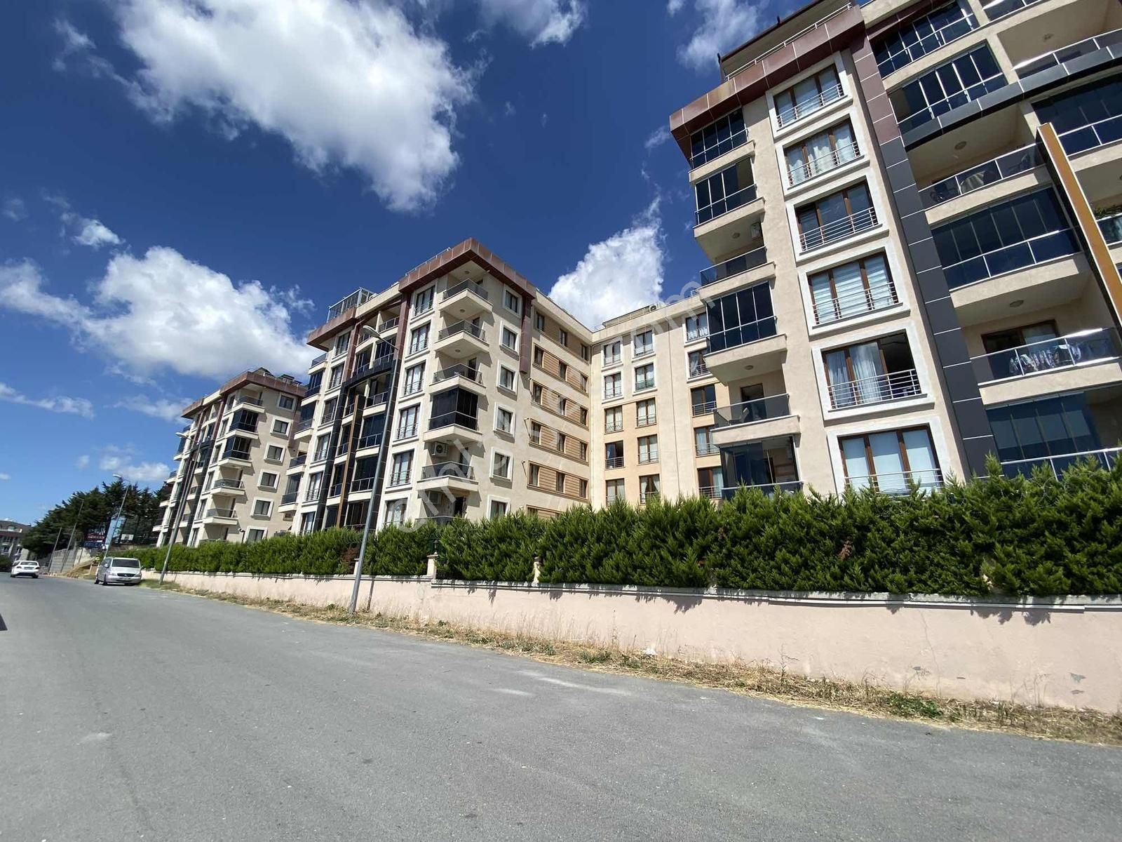 Büyükçekmece'de Site İçinde Deniz Manzaralı Ara Kat 3+1 Daire - Görsel 25