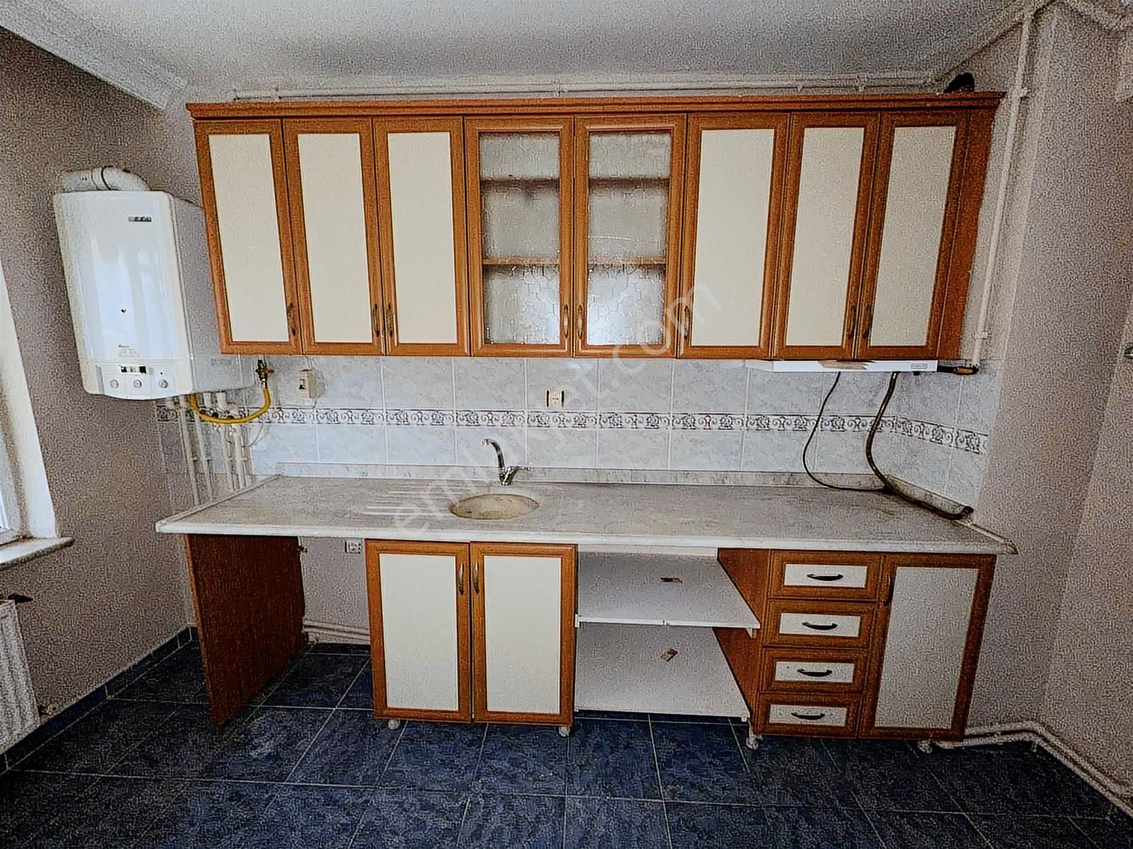 Yenibağlar Şimşek Sokak Üzeri Ebeveyn Banyolu Kiralık 2+1 Daire - Görsel 24