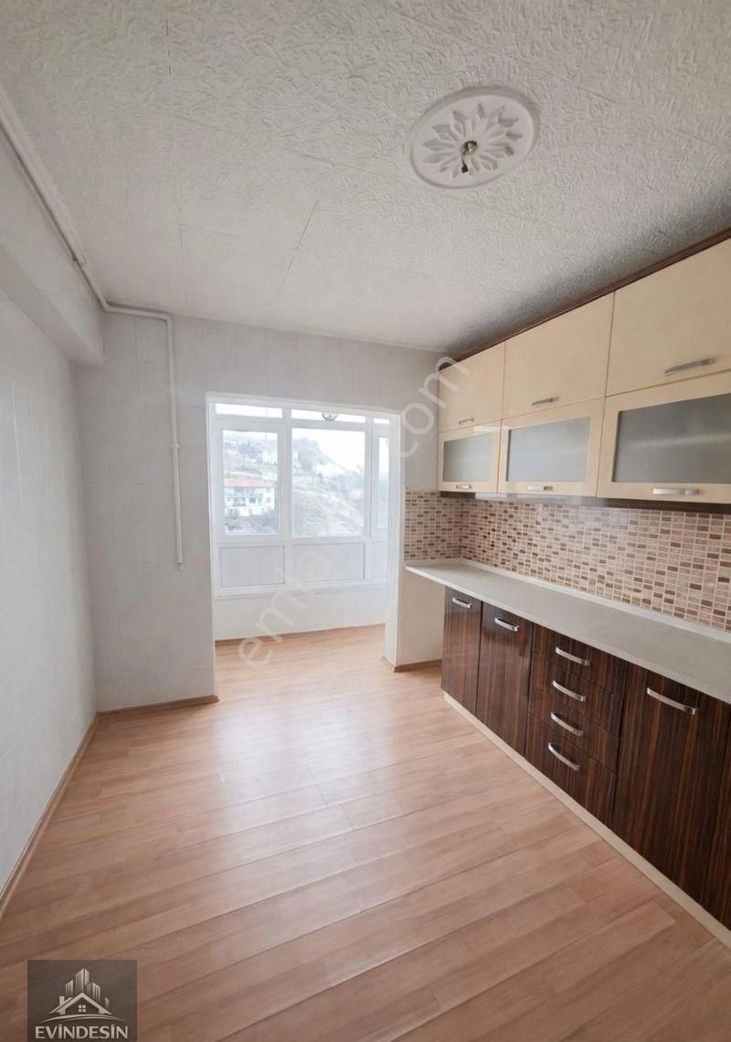 Çaldıran Mah Katta 3+1 Ön Cephe Geniş Satılık - Görsel 2