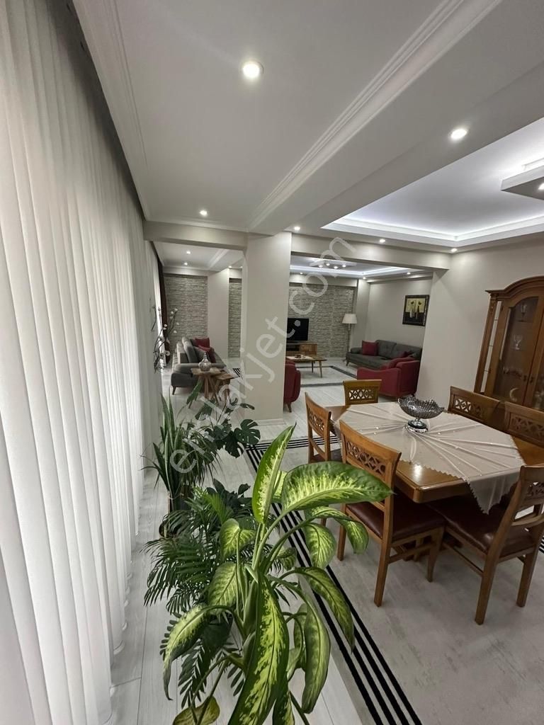 Süper Konumda Satılık 121m2 - 2+1, E5 Ve Metrobüse Yakın - Görsel 4