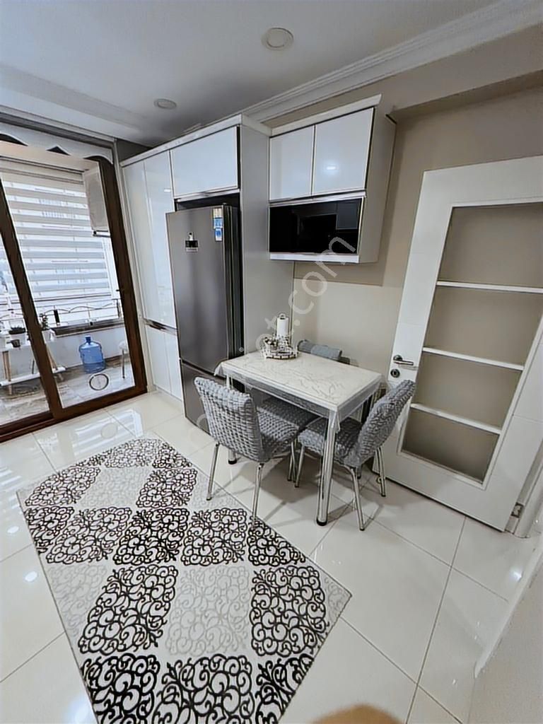 Süper Konumda Satılık 121m2 - 2+1, E5 Ve Metrobüse Yakın - Görsel 7