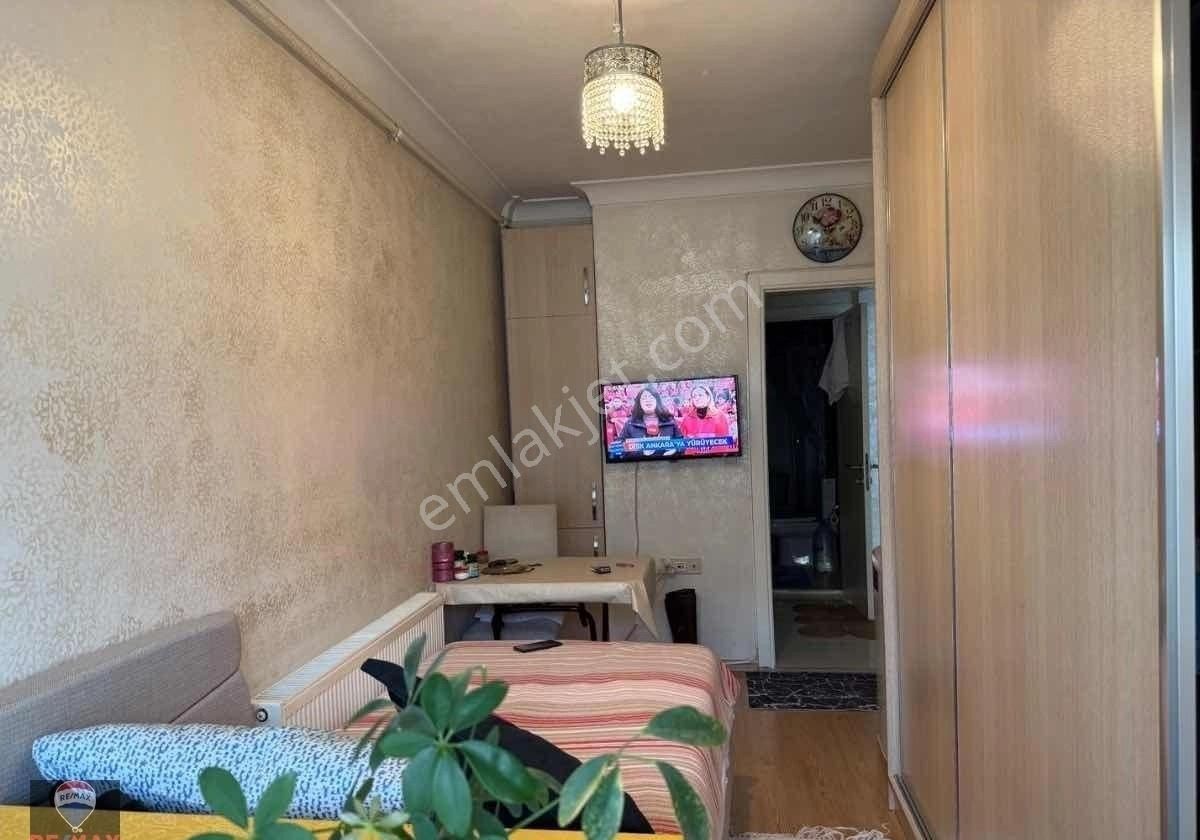 Şemıkler Ahmet Piriştina Kültür Merkezi Yakını 2+1 Satılık - Görsel 3