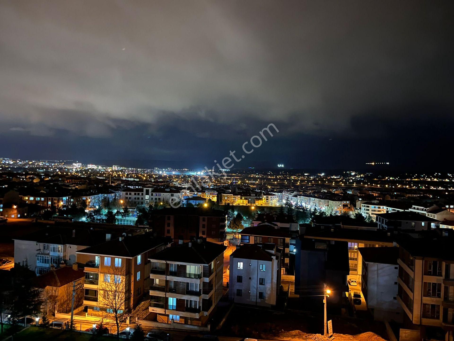 T.kartal'dan Çamlıca Mh Tombakzade Cd Yakını Şehir Manzaralı 3+1 - Görsel 14