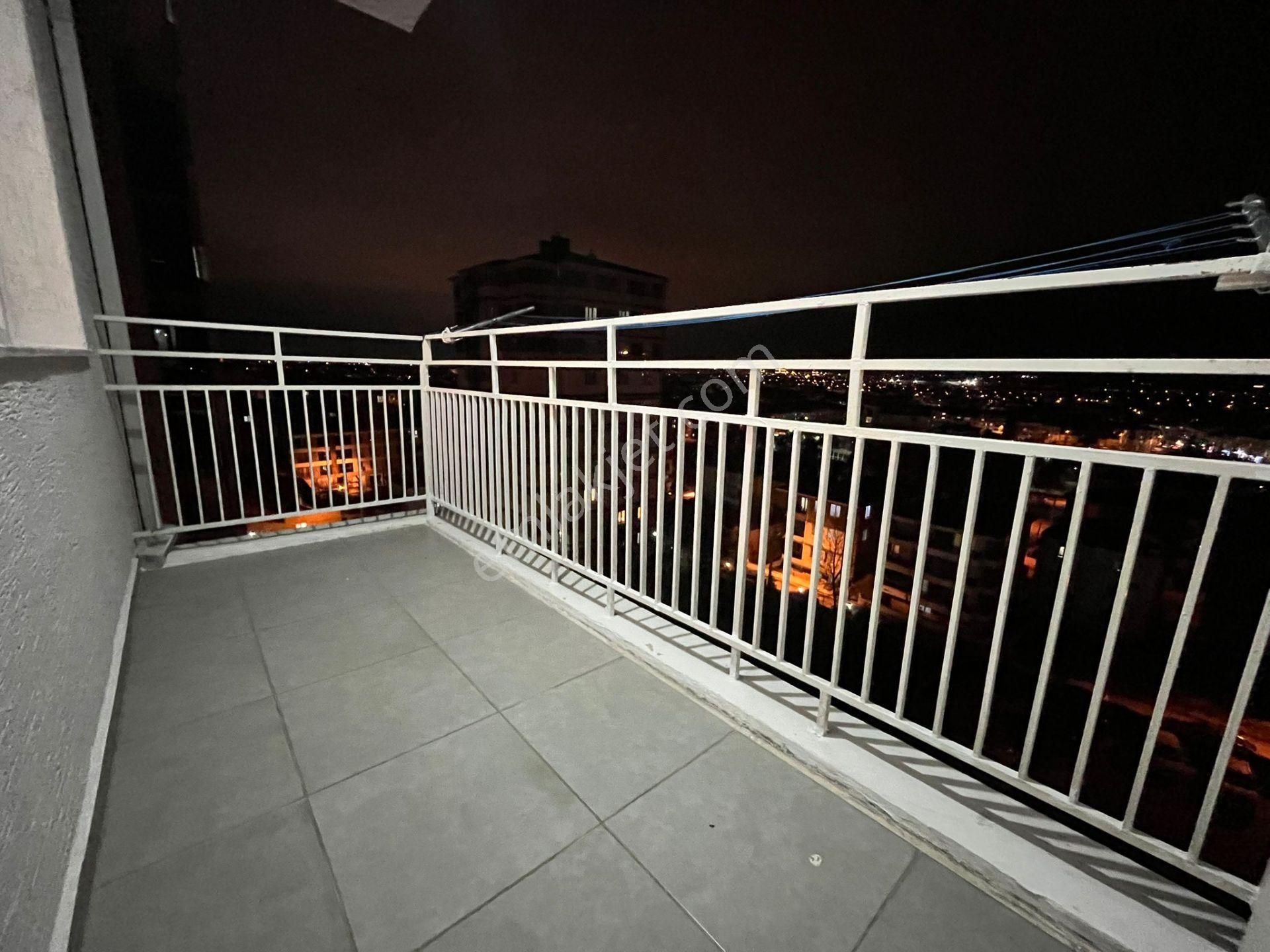 T.kartal'dan Çamlıca Mh Tombakzade Cd Yakını Şehir Manzaralı 3+1 - Görsel 18