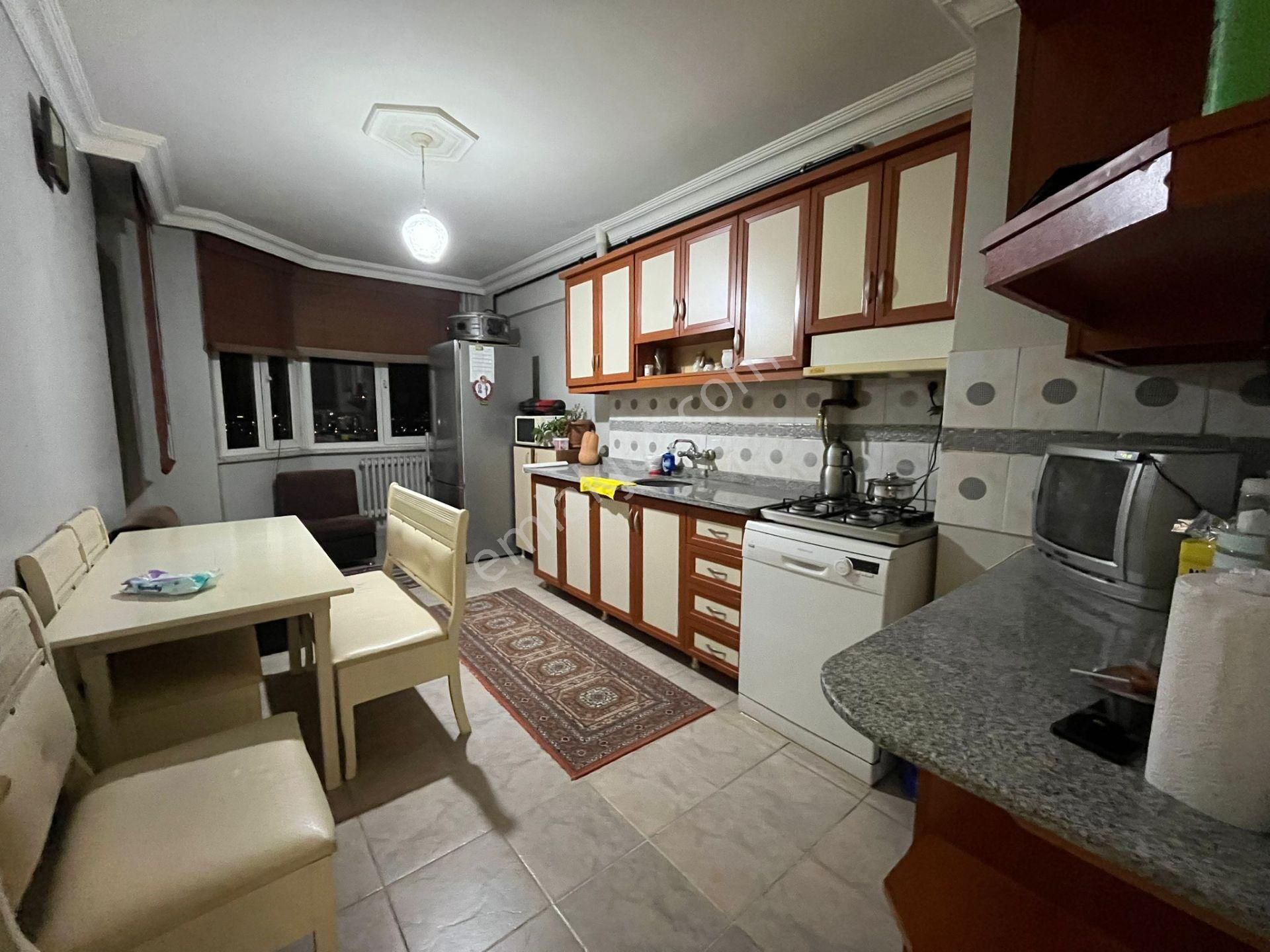 T.kartal'dan Çamlıca Mh Tombakzade Cd Yakını Şehir Manzaralı 3+1 - Görsel 17