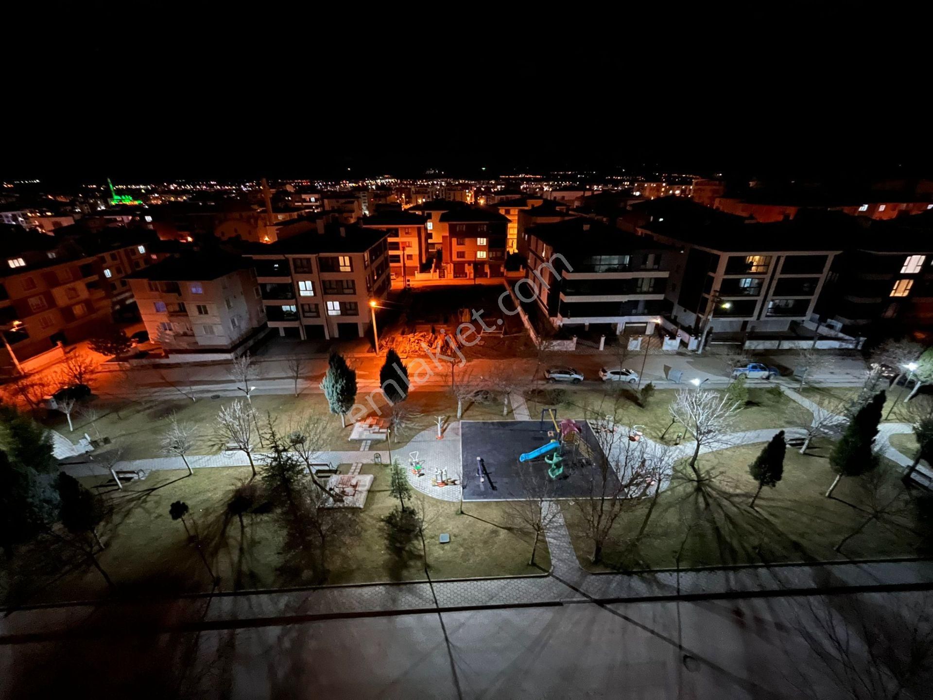 T.kartal'dan Çamlıca Mh Tombakzade Cd Yakını Şehir Manzaralı 3+1 - Görsel 15