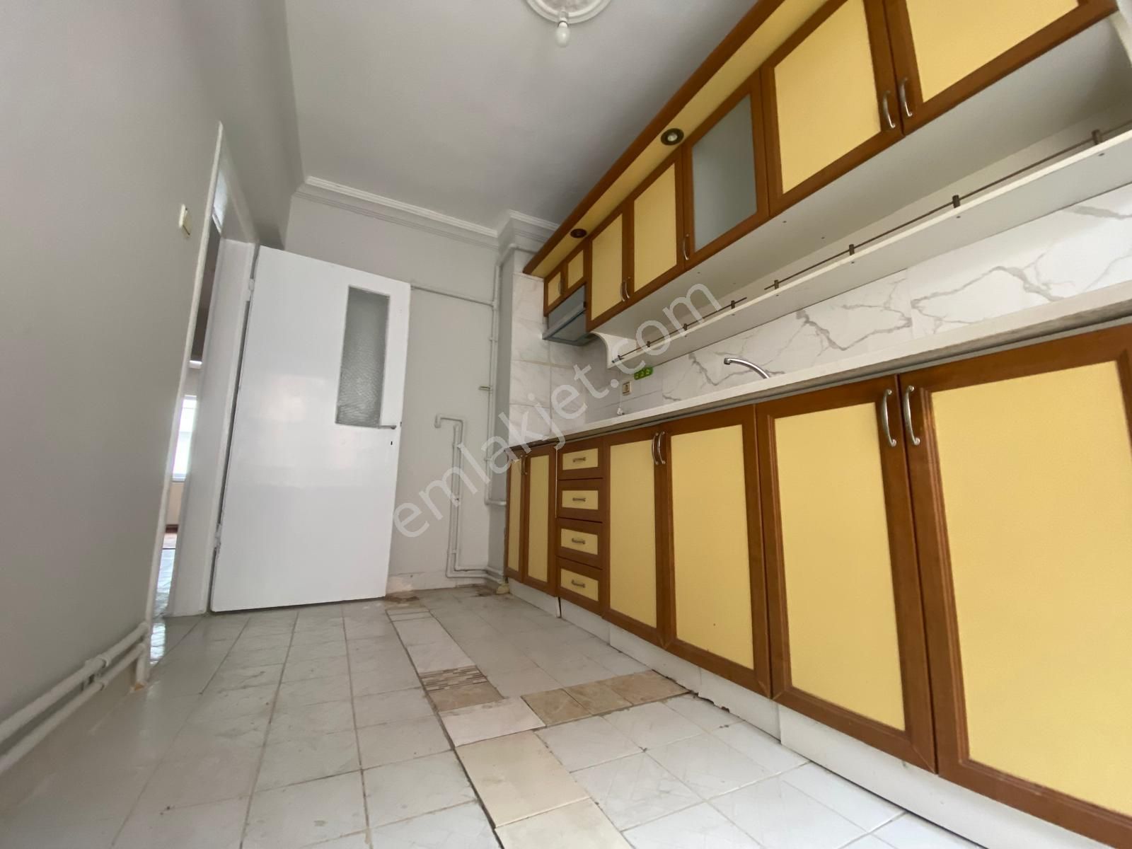 Koza Emlak'tan İstasyon Mahalesinde Ara Katta 3+1 Ön Cephe Çift Balkonlu Uygun Fiyata Satılık Daire - Görsel 2