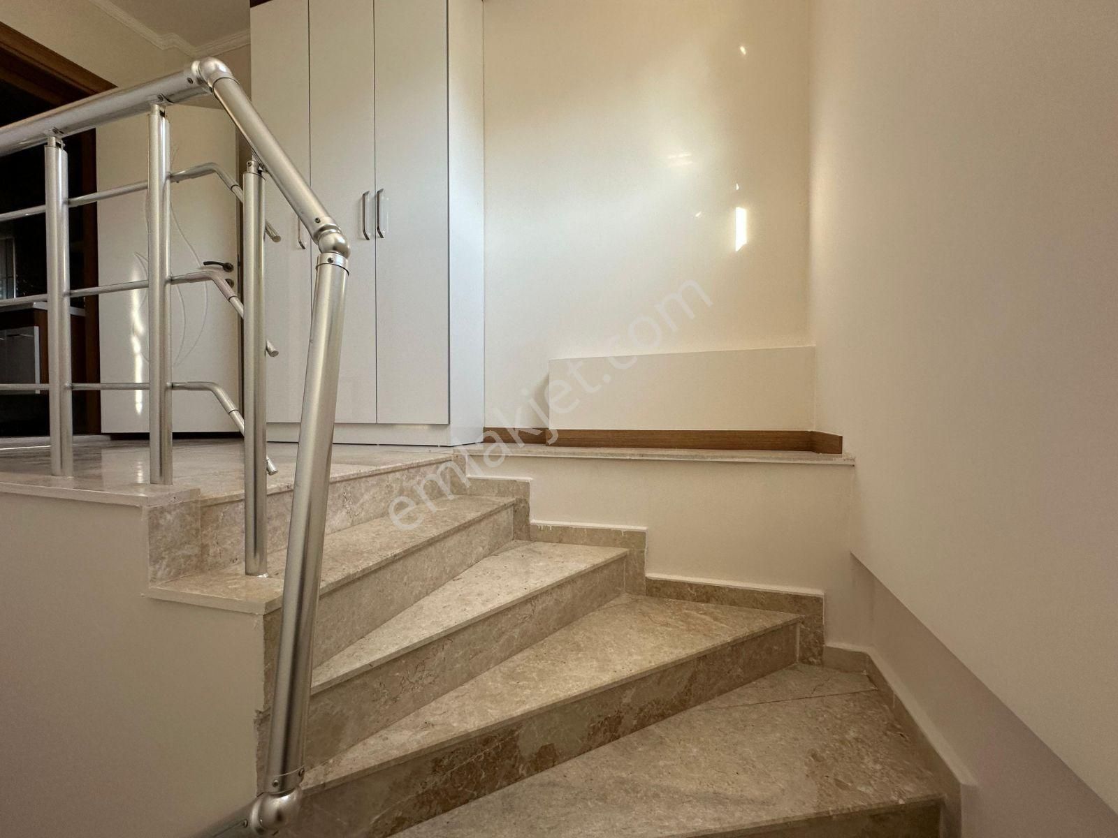 Merkezde, Yatırıma Uygun, Güney Cepheli 4+1 Çatı Dubleks