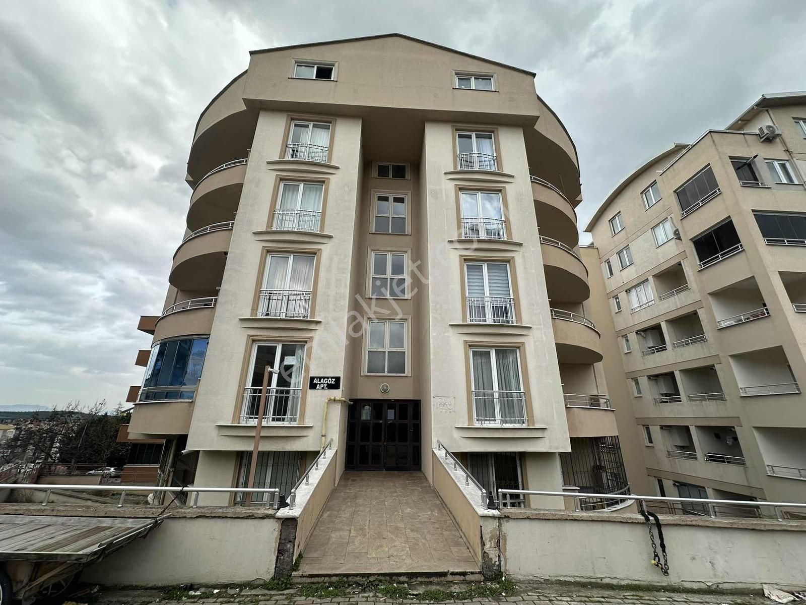 Gm Den Trio Bölgesinde 2+1 Kısmi Eşyalı Kiralık Daire - Görsel 18