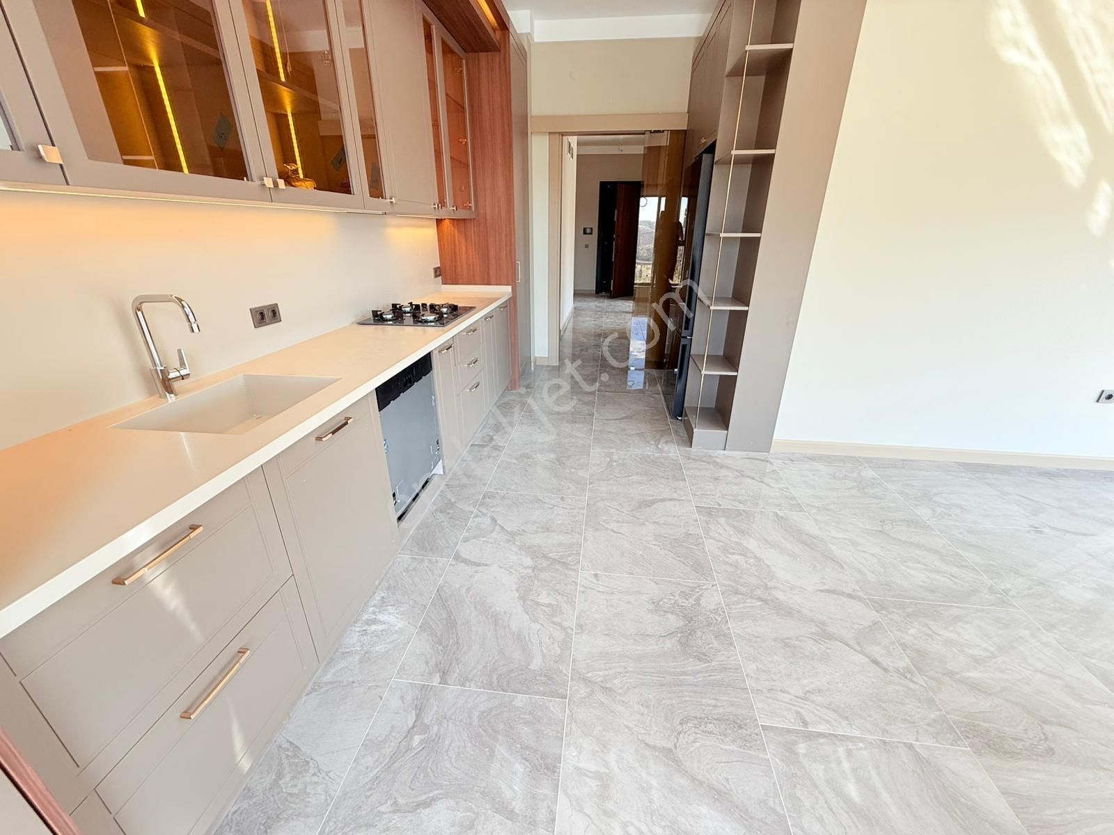 Ege Mahallesinin En Prestijli Projesinde 3+1 Ultra Lüks Daire! - Görsel 4